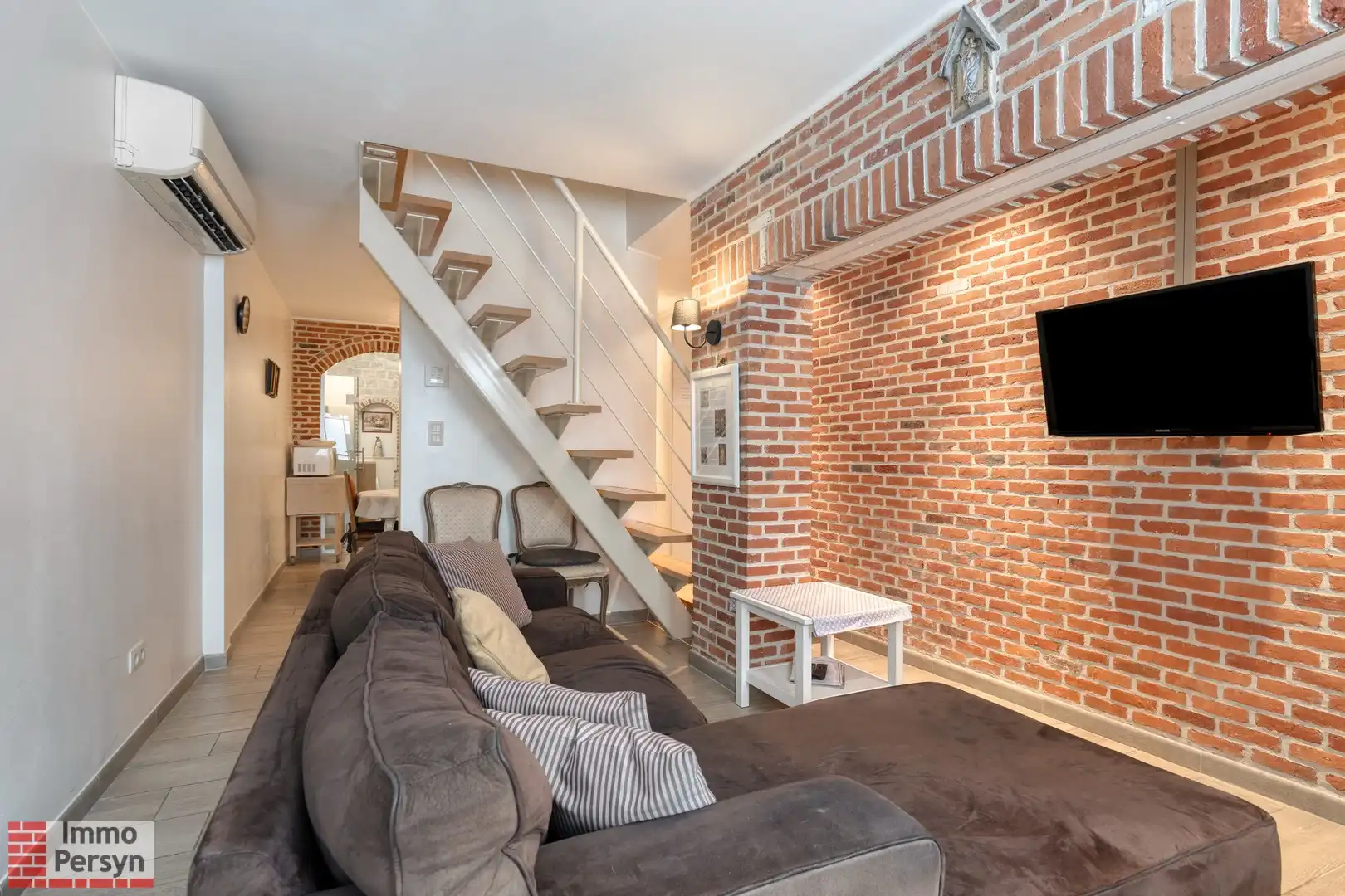 2 huizen te koop: 1 gerenoveerd + 1 te renoveren foto {{pictureIndex}}