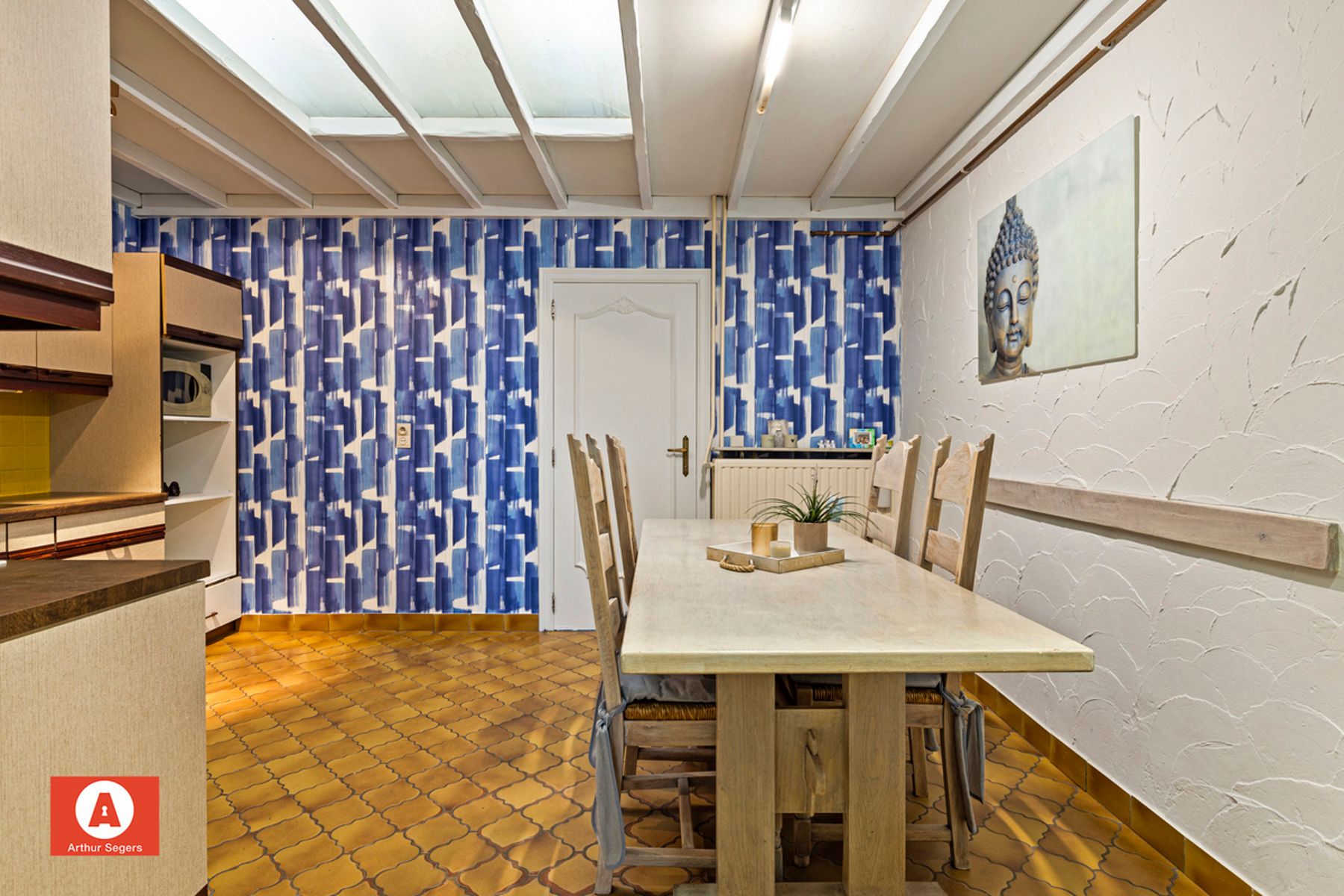Gesloten bebouwing met 2 slaapkamers, garage én staanplaats foto 9