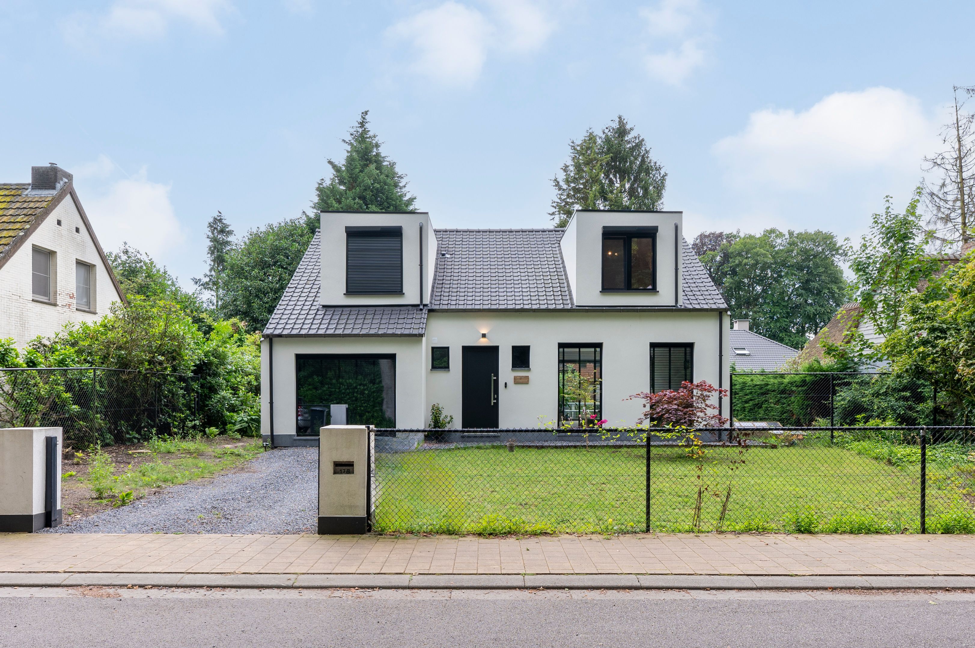 Gerenoveerde villa met 5 slaapkamers foto 26