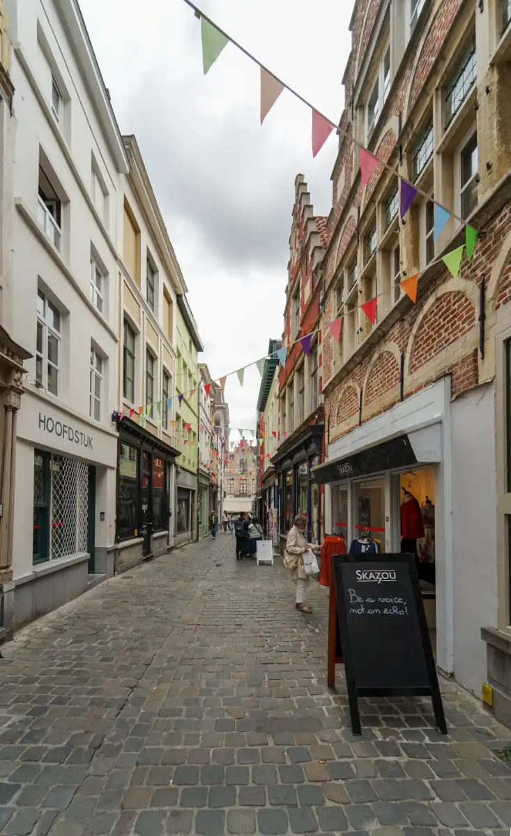 Gerenoveerd handelspand vlakbij Vrijdagsmarkt foto 32