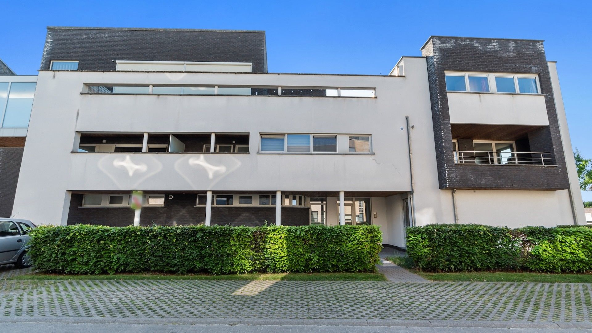 Duplex app. van 220m2 met 3 slpk's en 65m2 aan terrassen foto 2