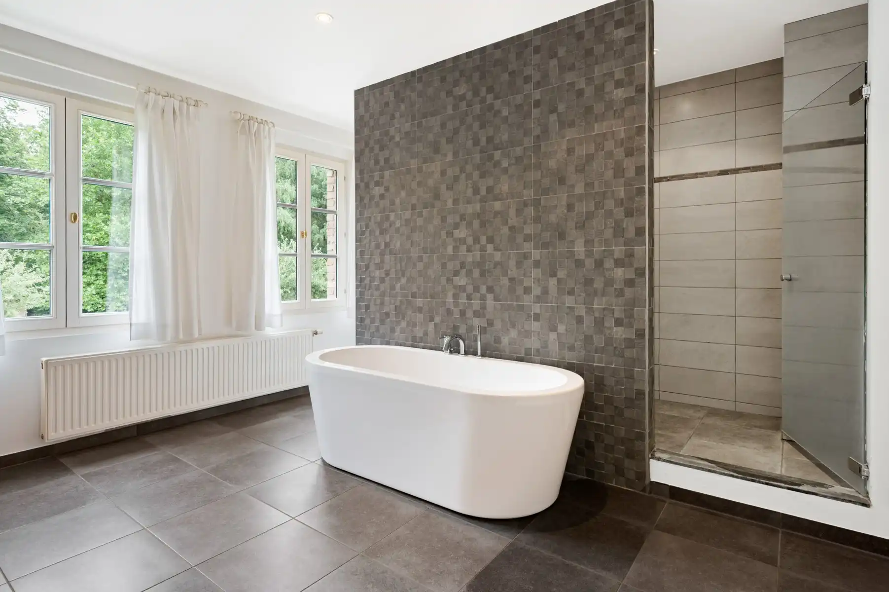 Exclusieve instapklare villa met 15.088m² parktuin foto 23