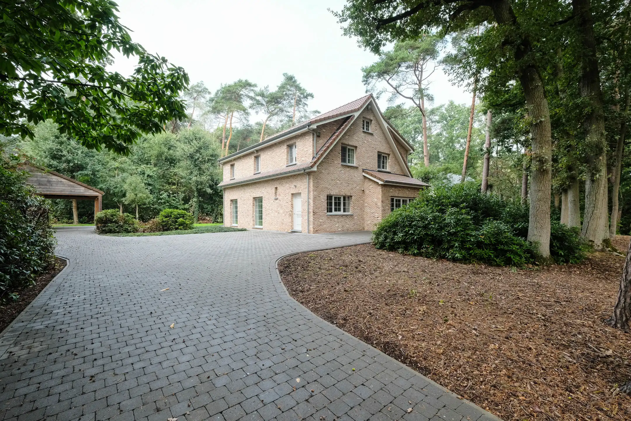 Hedendaagse en energiezuinige villa in rustige wijk foto 22