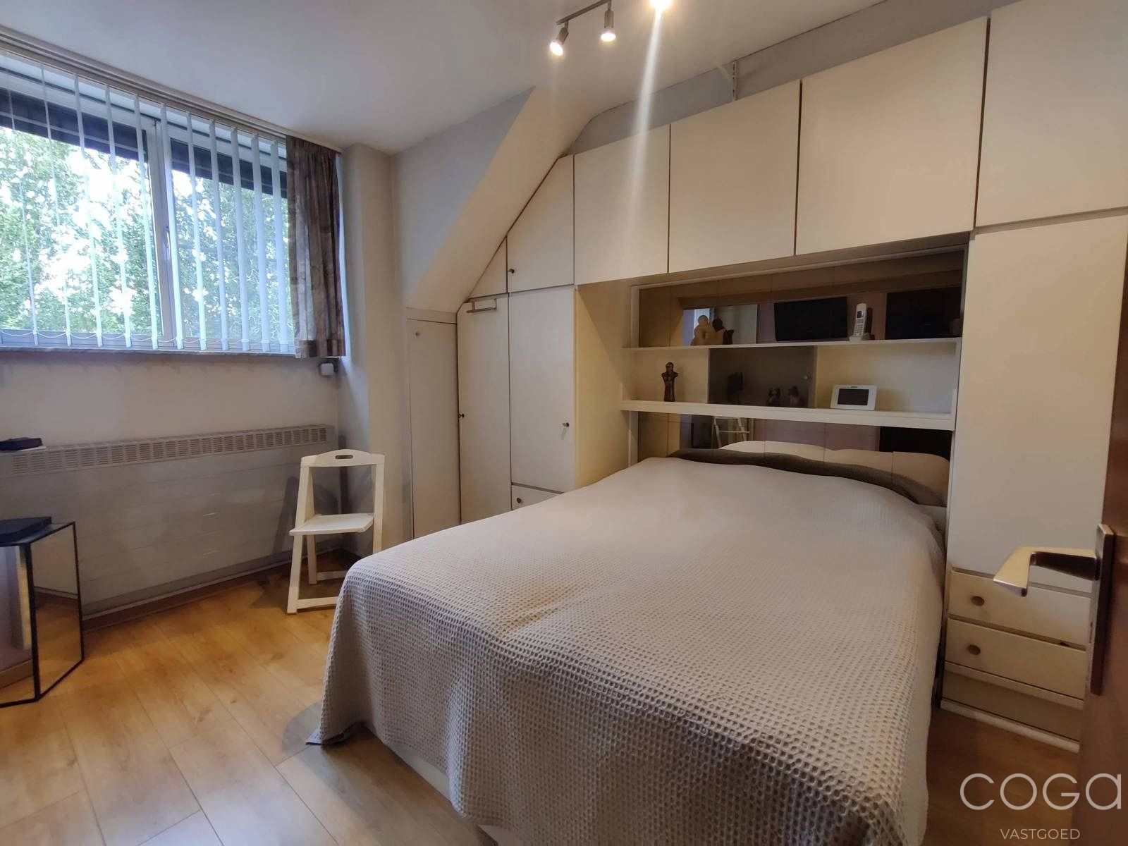 Woning met 4 slaapkamers, garage en tuin foto 11