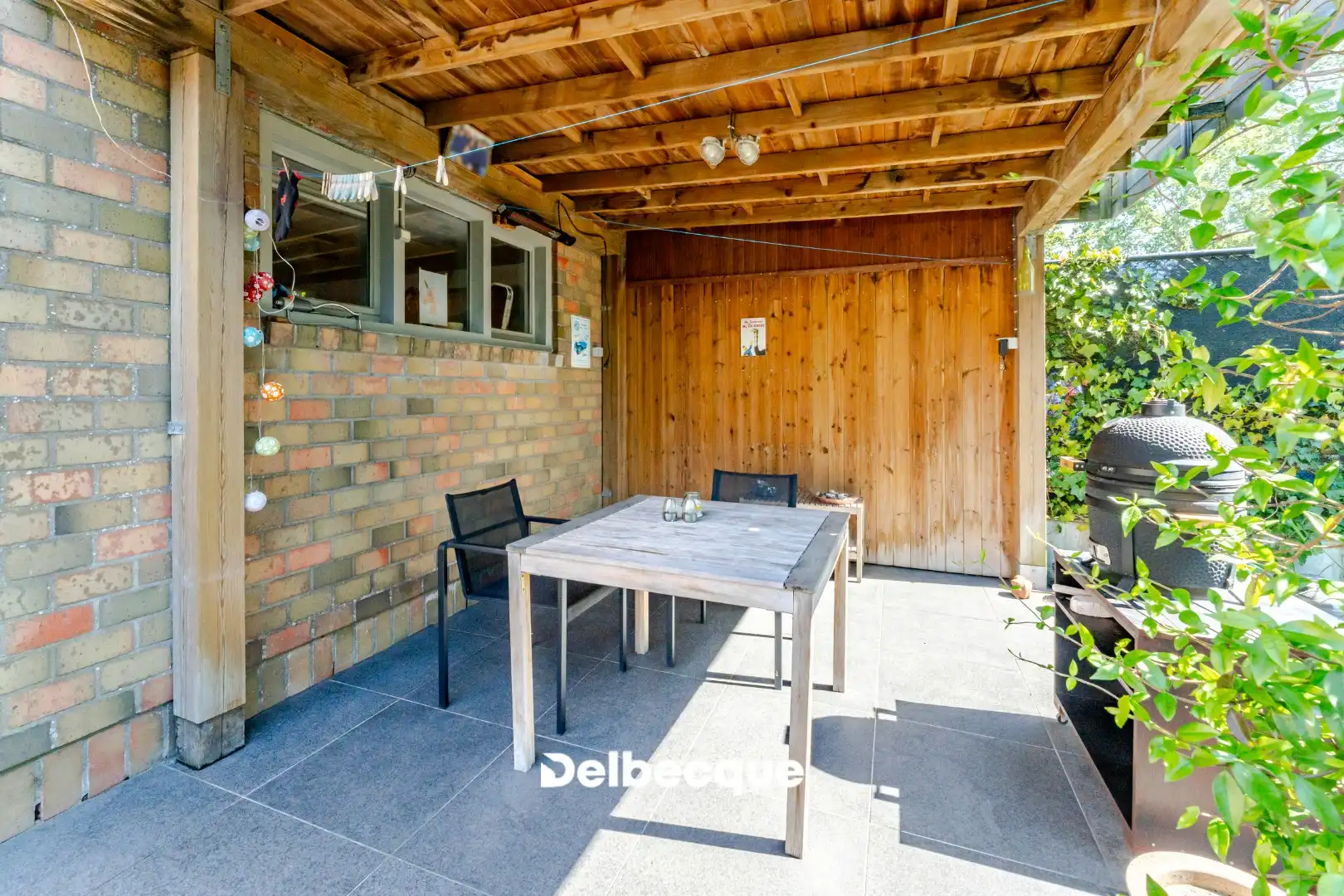 Perfect onderhouden halfopen woning met ruime tuin in residentiële woonwijk te St-Kruis foto 8