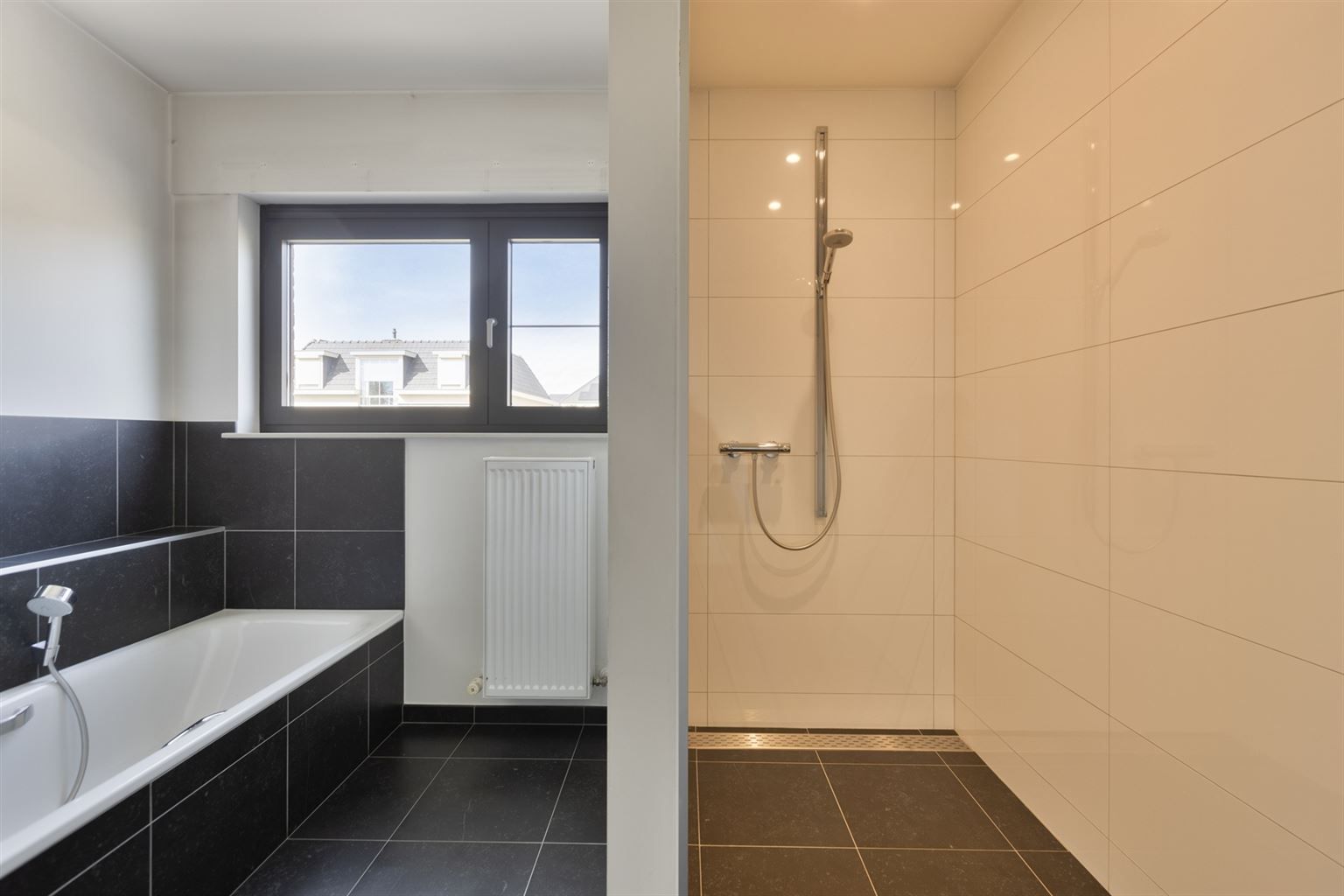 Instapklare, vrijstaande woning op 5a14ca. Voorzien van 4 slaapkamers en een inpandige garage op een rustige locatie in Kinrooi.  foto 12