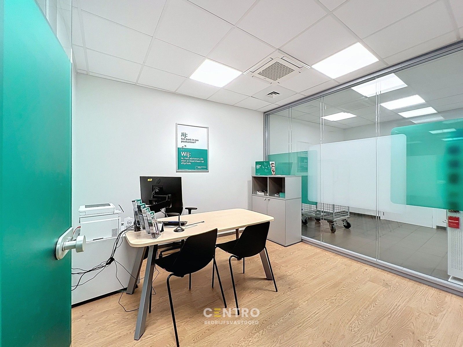 Veelzijdig pand bestaande uit RUIME woning met kantoor/praktijk/winkelruimte (267m²) + VERHUURD handelsgelijkvloers (238m²) op COMMERCIËLE ligging te Tielt! foto 43