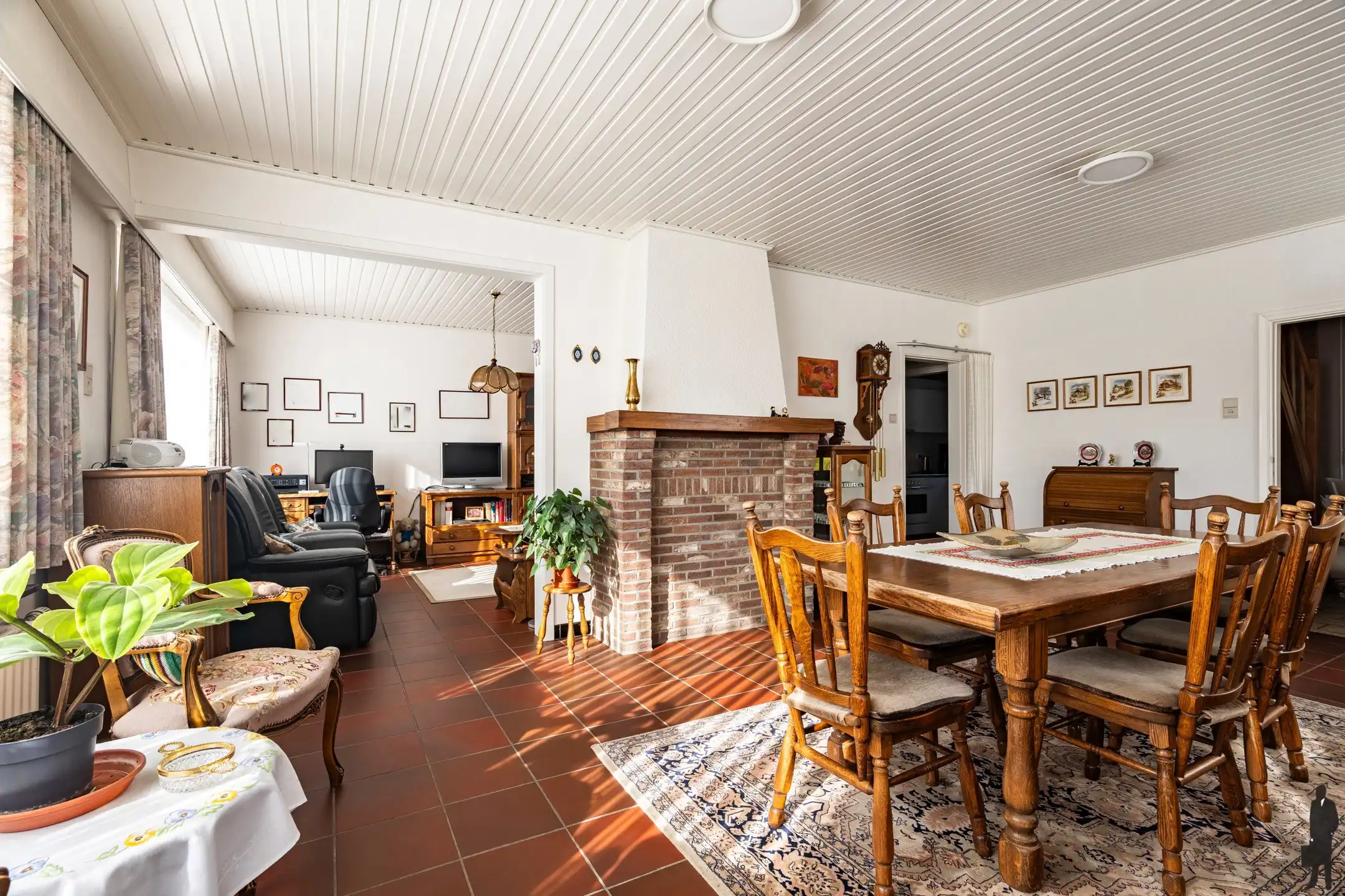 Landelijk gelegen zonevreemde woning met groot bijgebouw te Minderhout foto 6