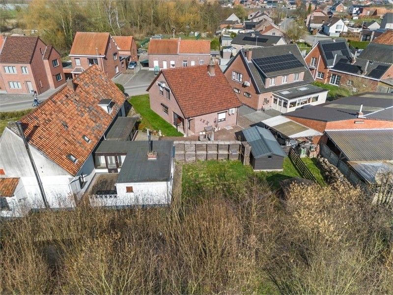 RUIM TE RENOVEREN PAND MET VEEL POTENTIEEL IN HET GEZELLIGE ZEPPEREN foto 47