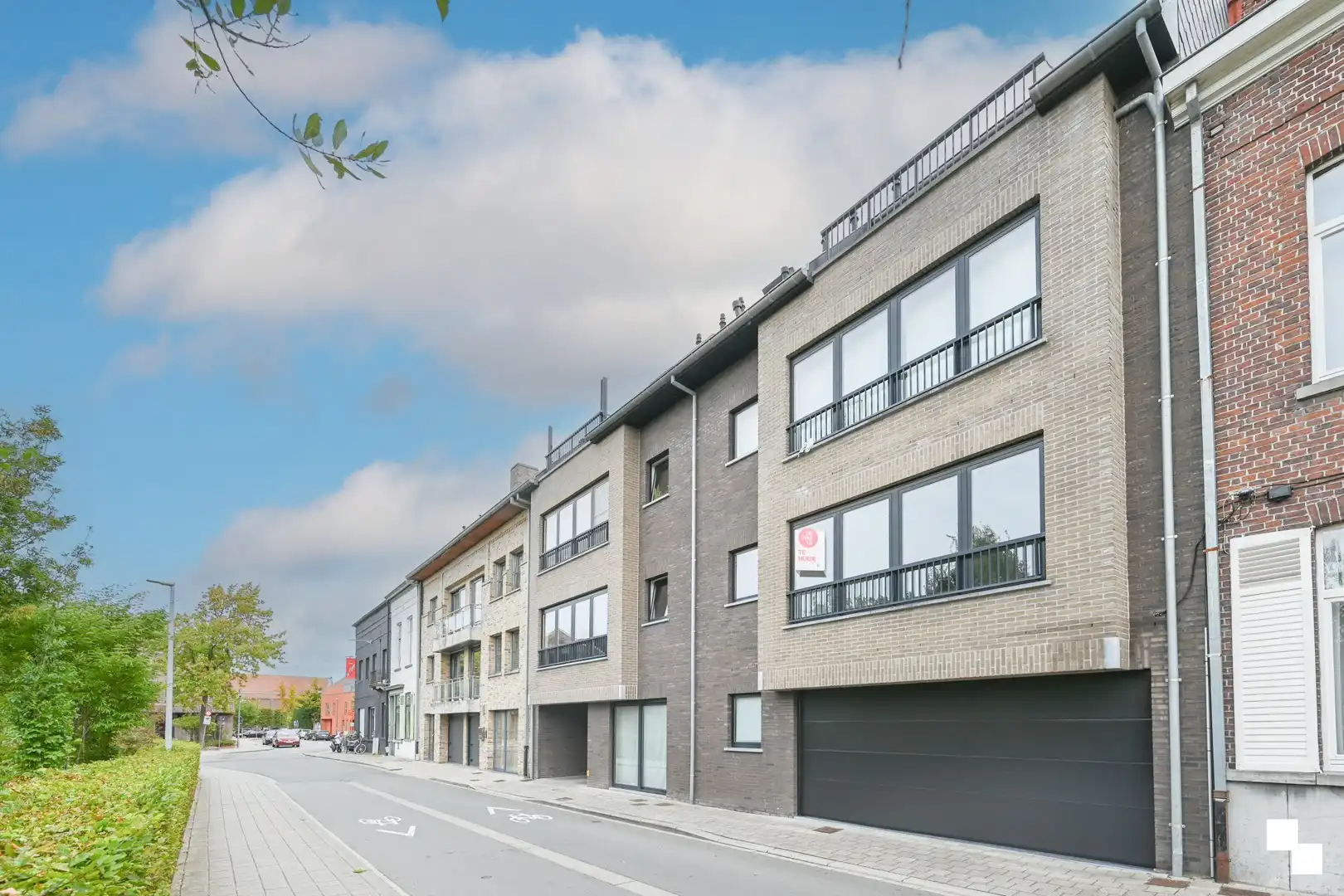 Duplex appartement met garage en twee staanplaatsen nabij centrum Izegem foto 39