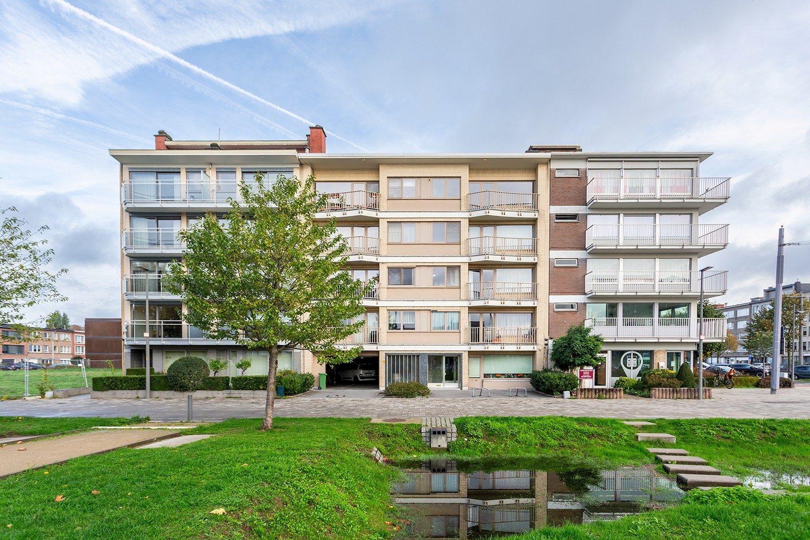 Gerenoveerd instapklaar appartement op gezellige locatie foto 30