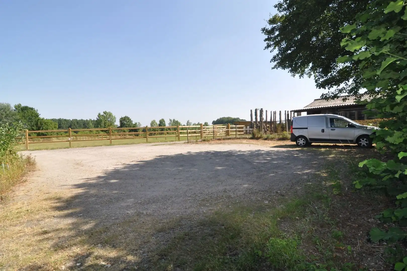 Vergunde opslag- en werkhal 150 m² foto 7