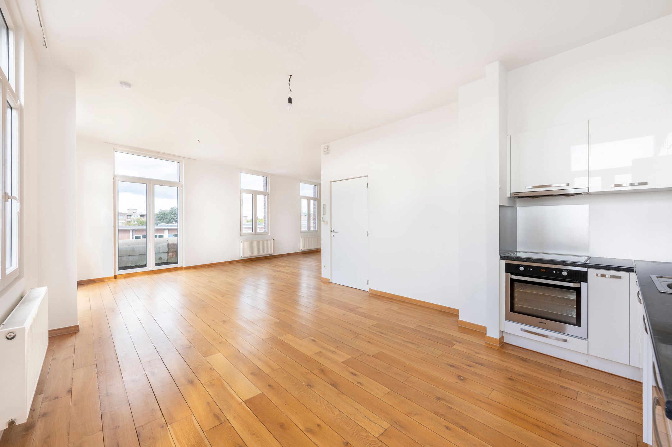 Licht, ruim en instapklaar appartement in art-deco gebouw foto {{pictureIndex}}
