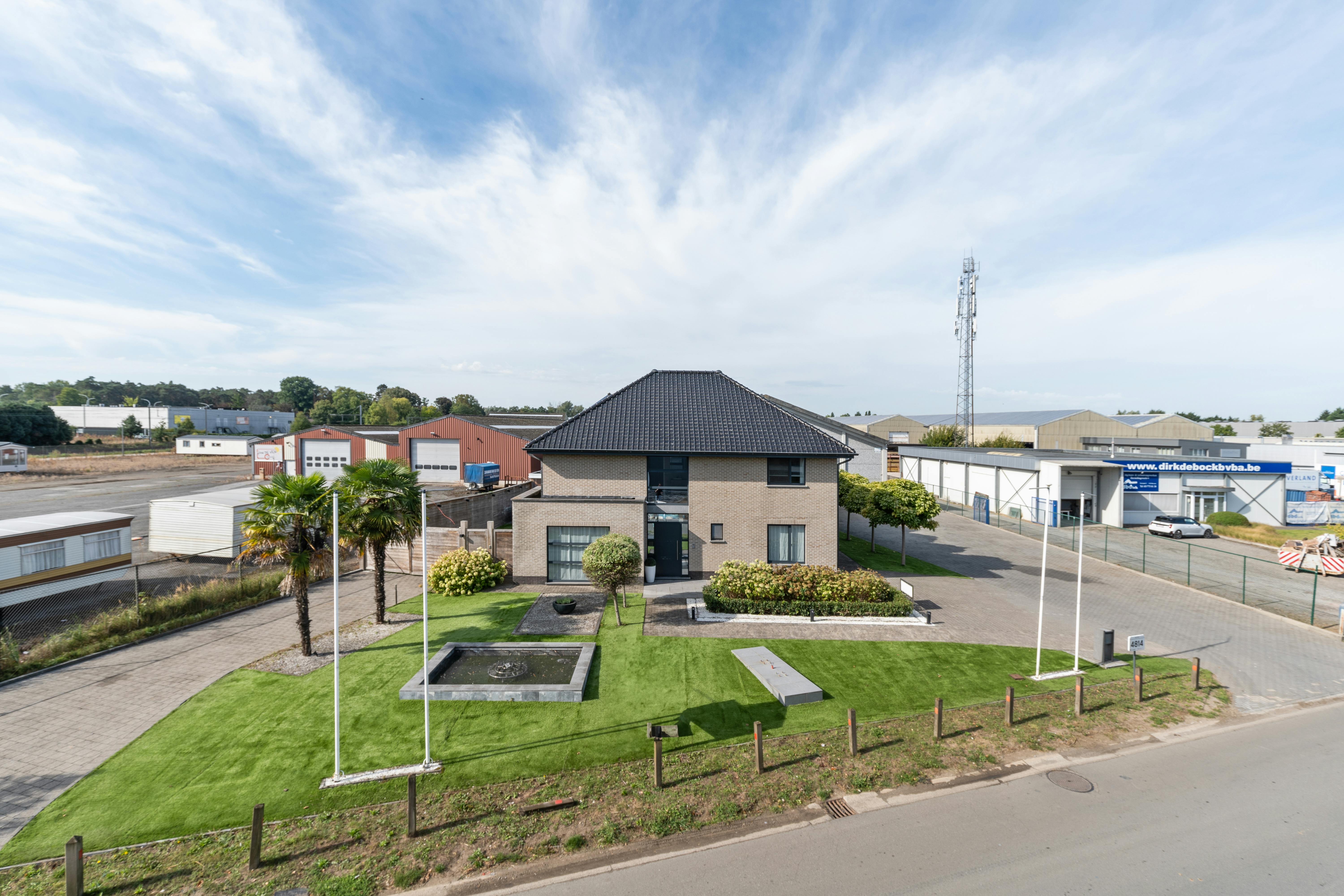 Luxe villa met exclusieve tuin en magazijn in KMO-zone foto 104