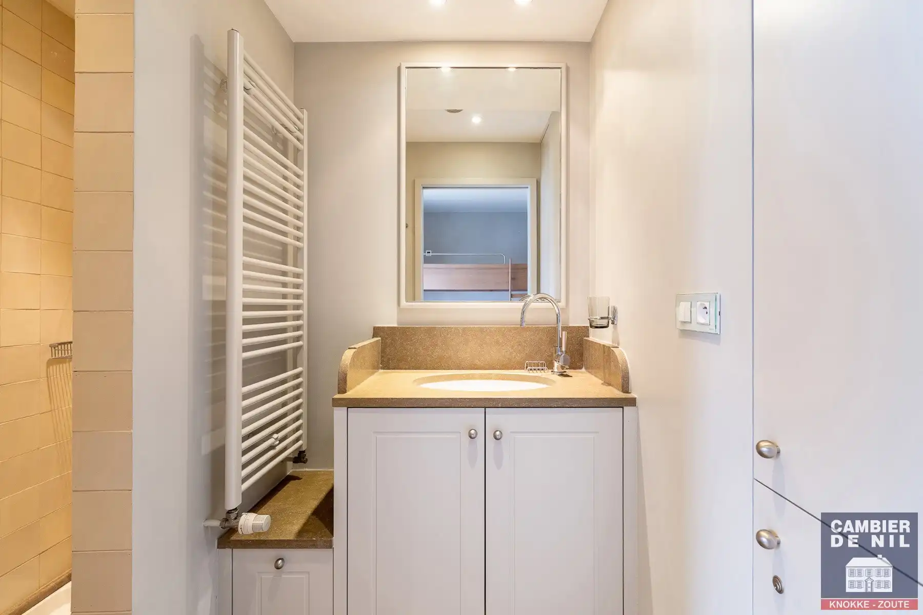 Ruim (155 m²) gemeubeld 3 SK appartement in hartje Zoute foto 21