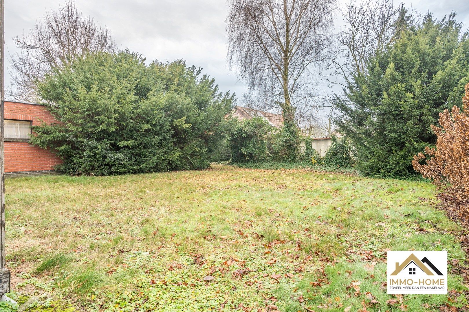 Vrijstaande woning op een ruime grond op topligging te Beervelde!  foto 3
