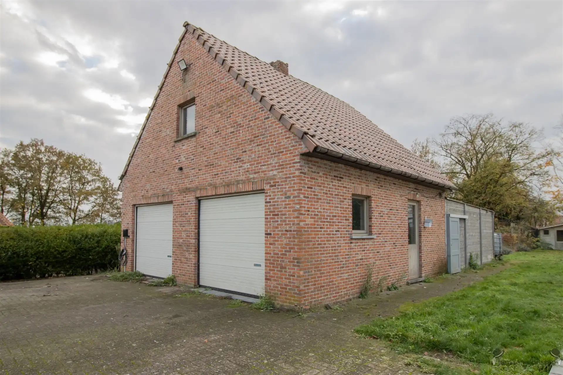 Rustig gelegen villa met min. 5 slaapkamers, ruime garage en zwembad op 1.876 m² foto 17