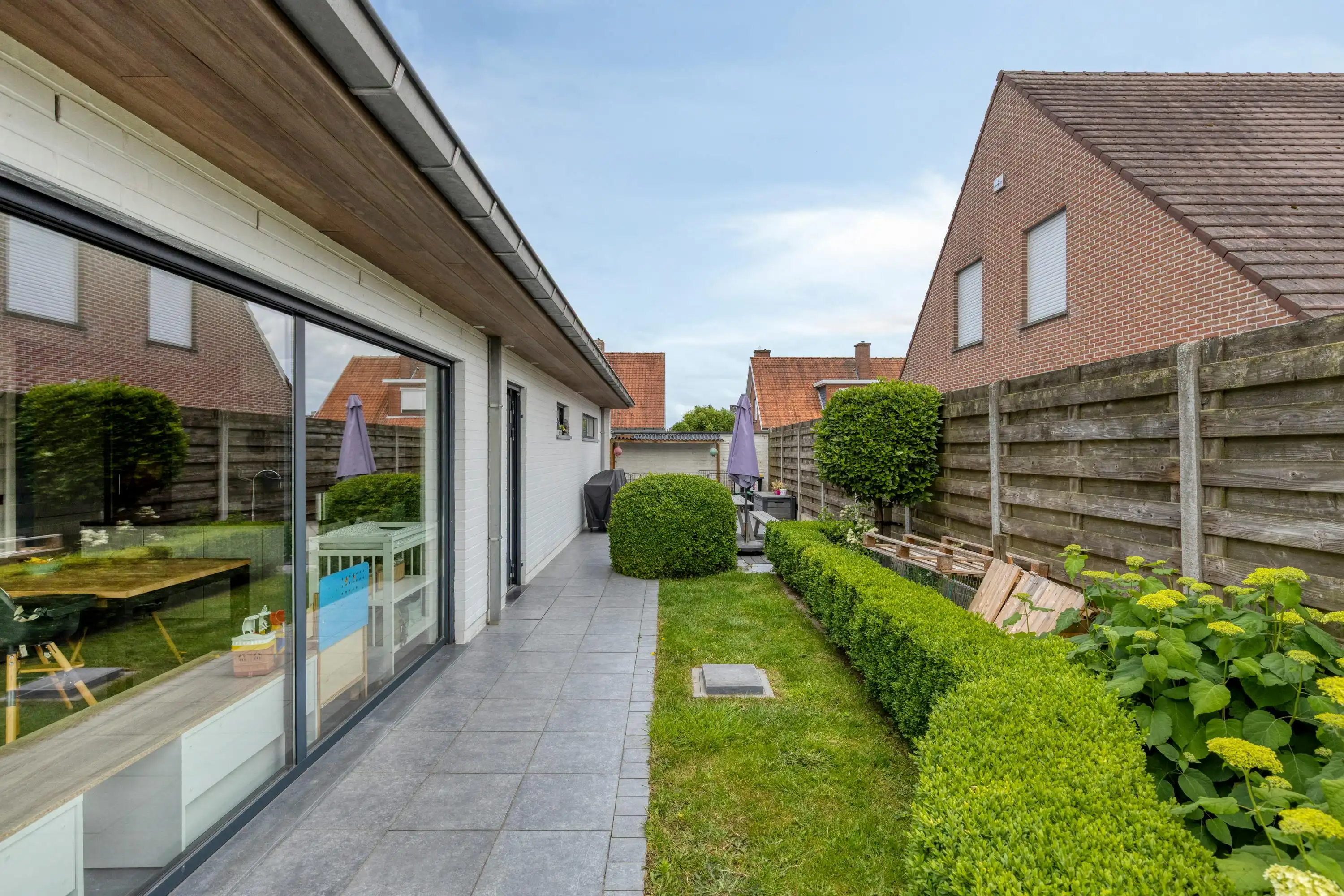 Ruime gezinswoning met 5 slaapkamers te Oostrozebeke foto 14