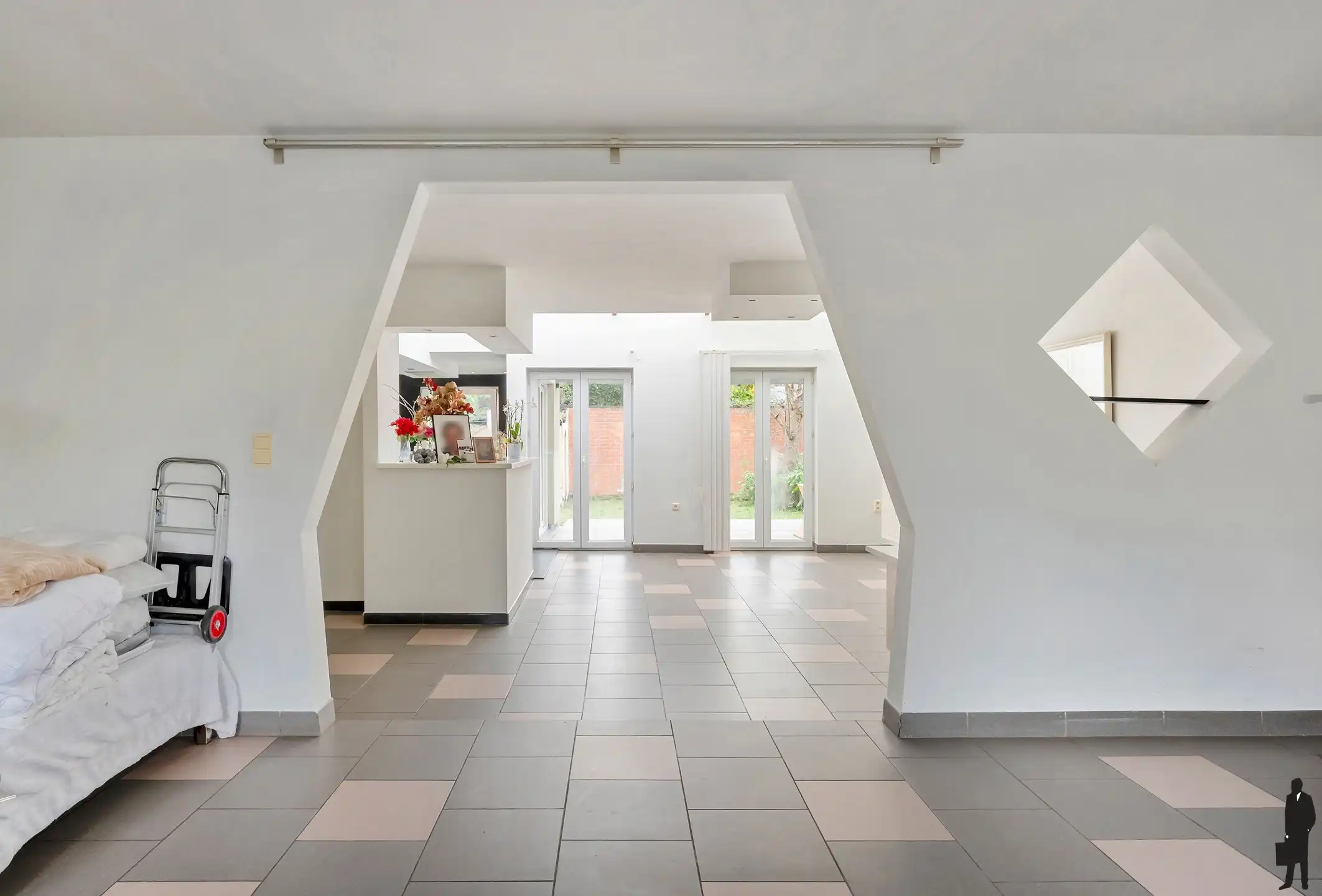 Op te frissen HOB pal in centrum! foto 7