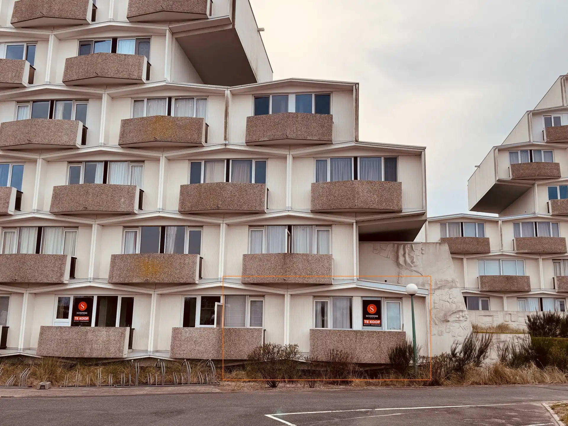Gezellige bemeubelde studio met terras in Park Atlantis – De Haan. foto 9