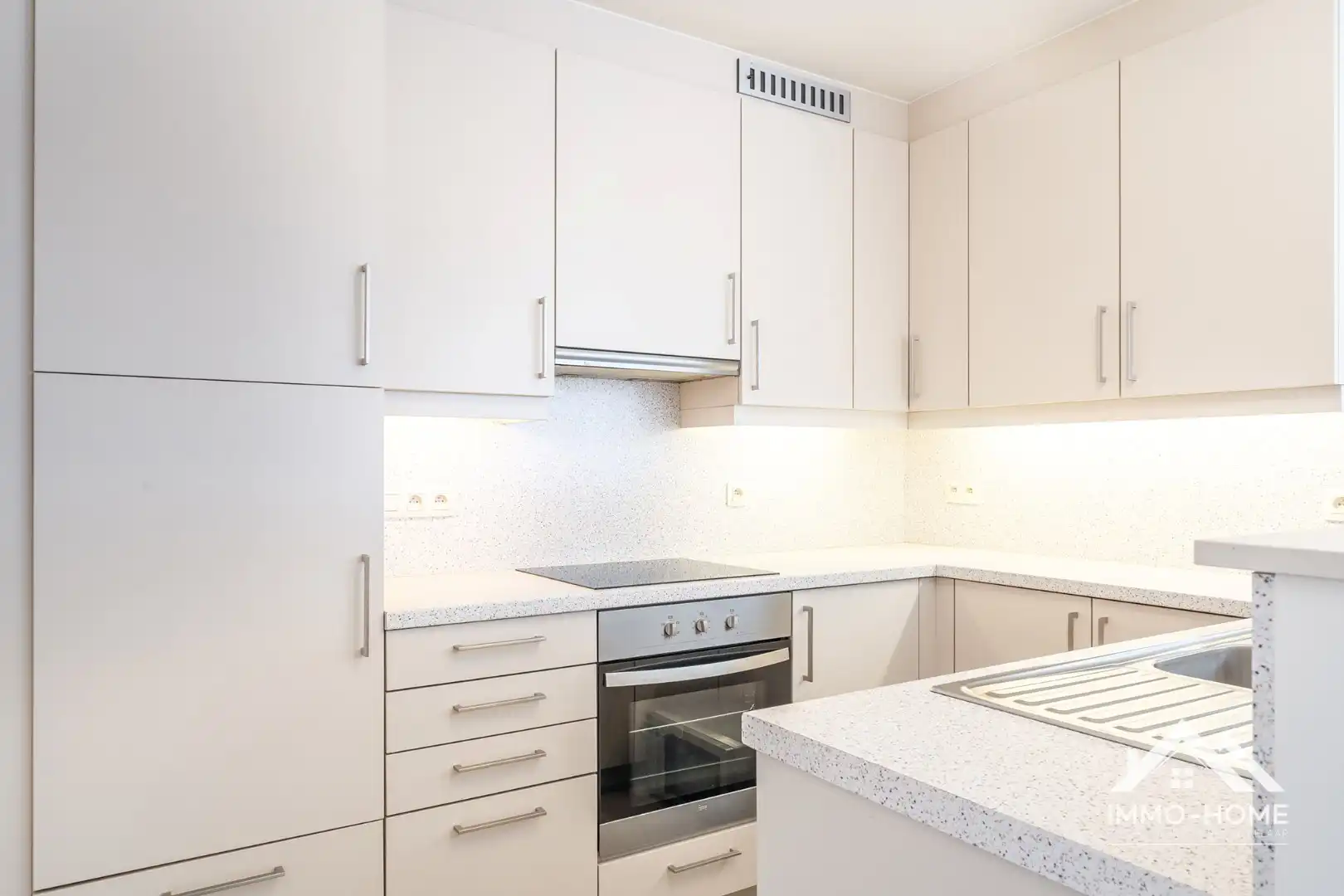 Modern instapklaar appartement op een topligging! foto 8