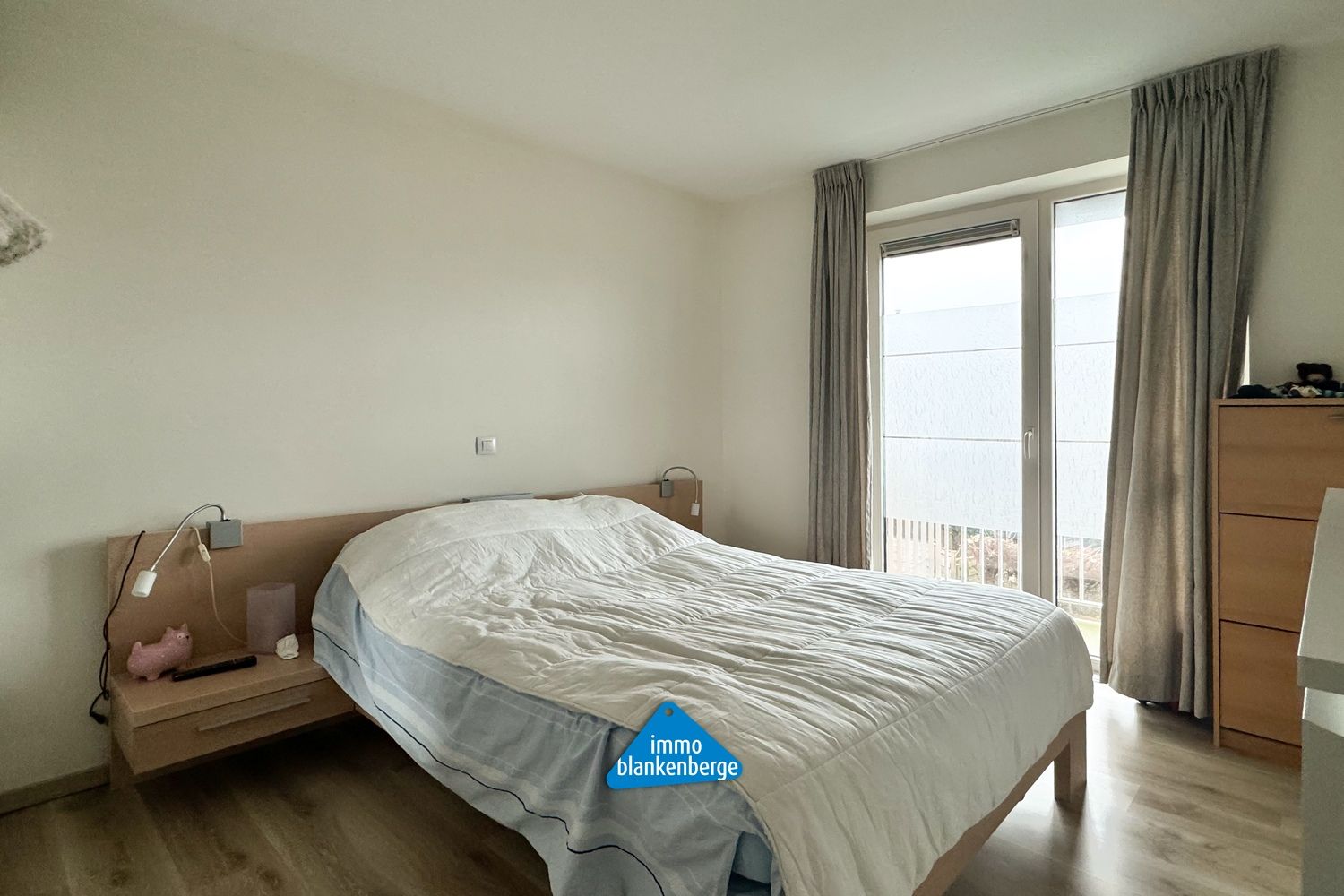 Ruim en modern appartement met twee slaapkamers foto 14