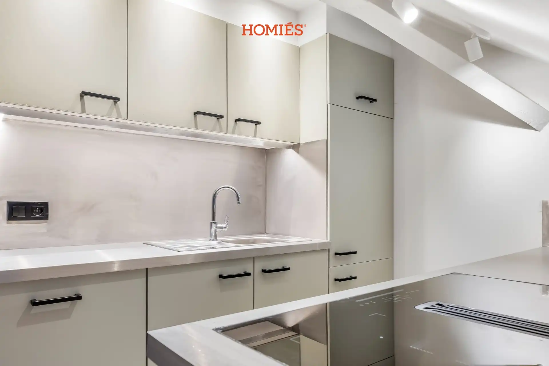 Luxe loft in gerenoveerd historisch pand foto 5