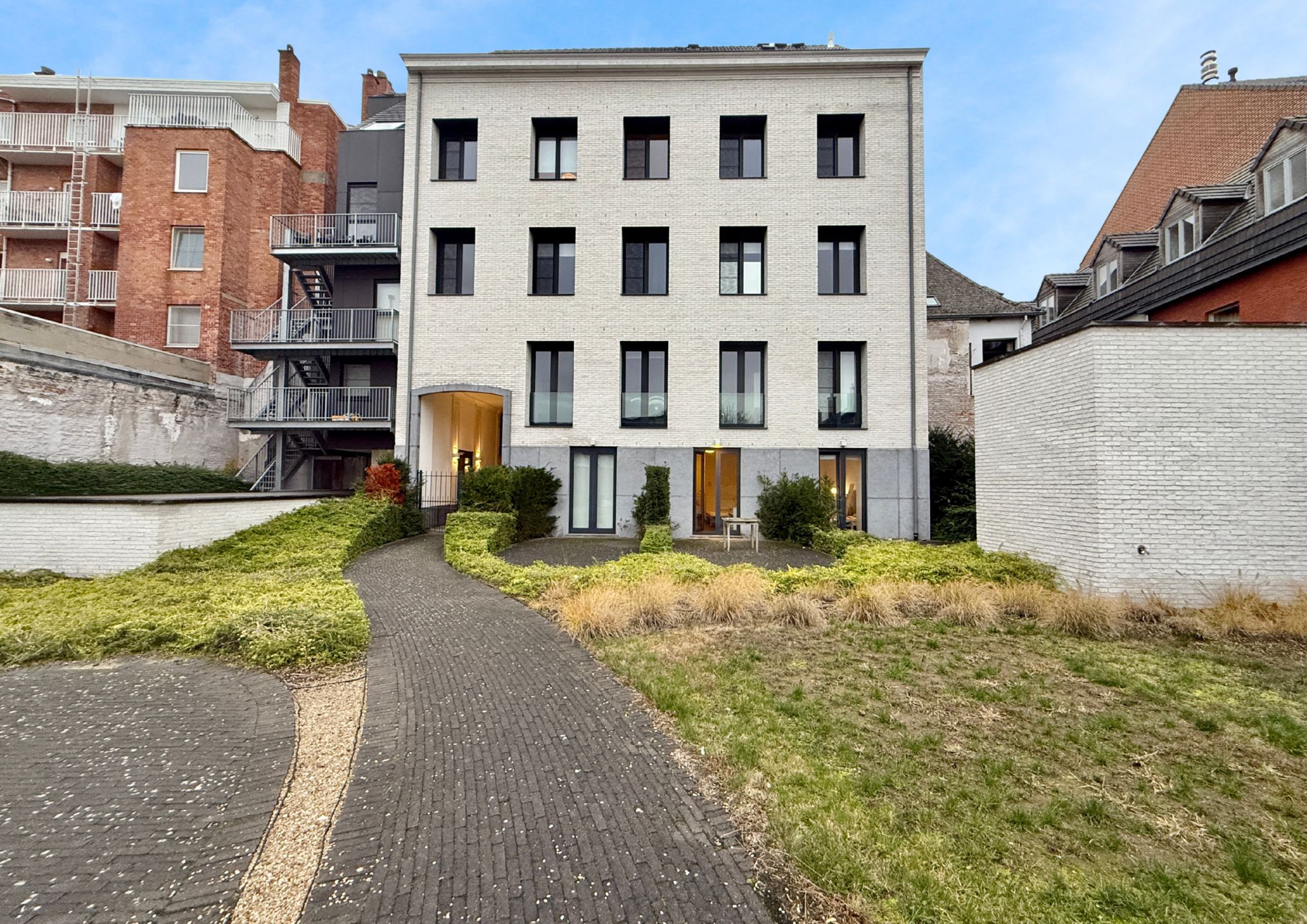 Vernieuwde studio met parking in centrum Leuven foto 17