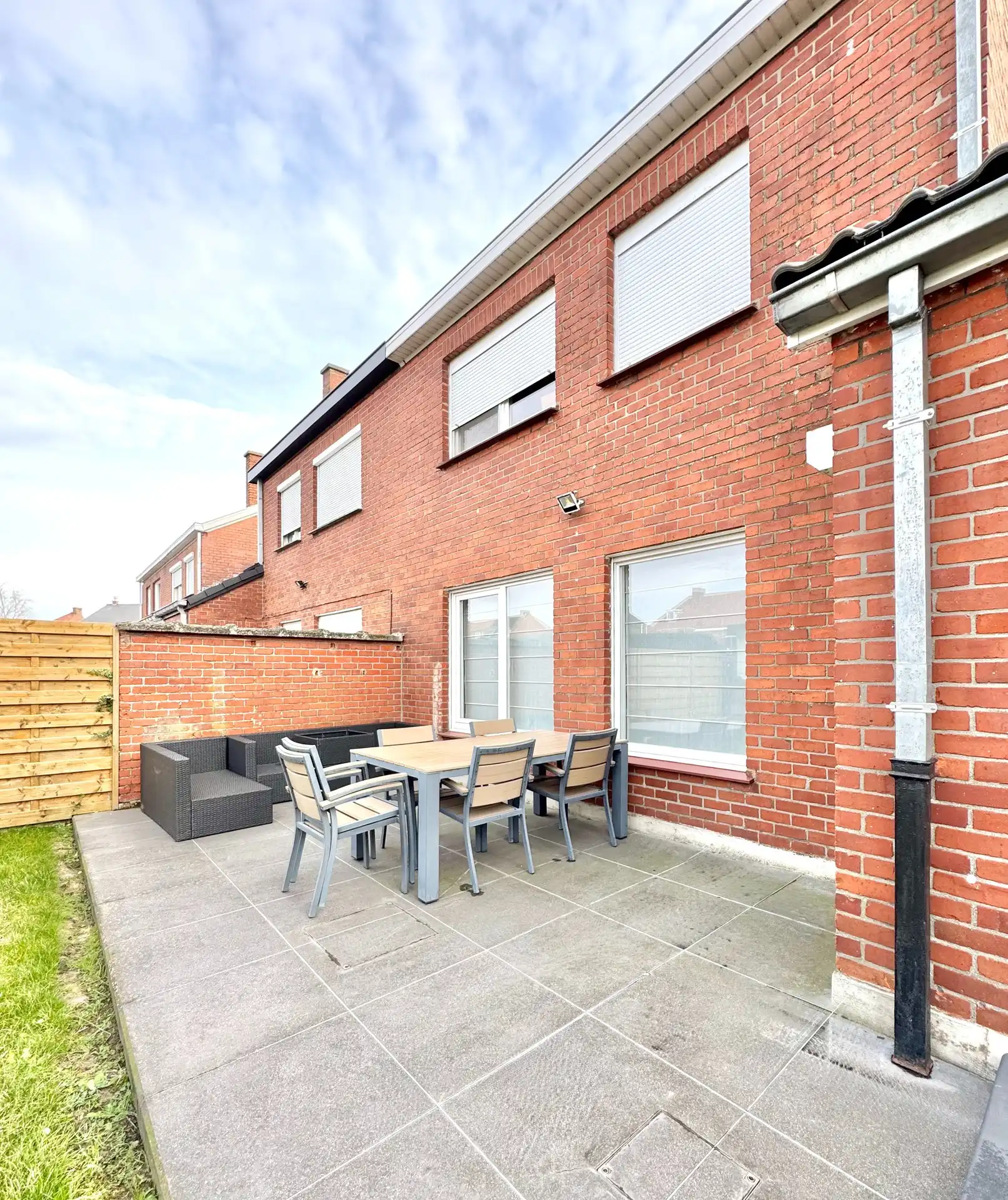 HALFOPEN WONING MET 4 KAMERS, TUIN & GARAGE - 359 m² foto 16