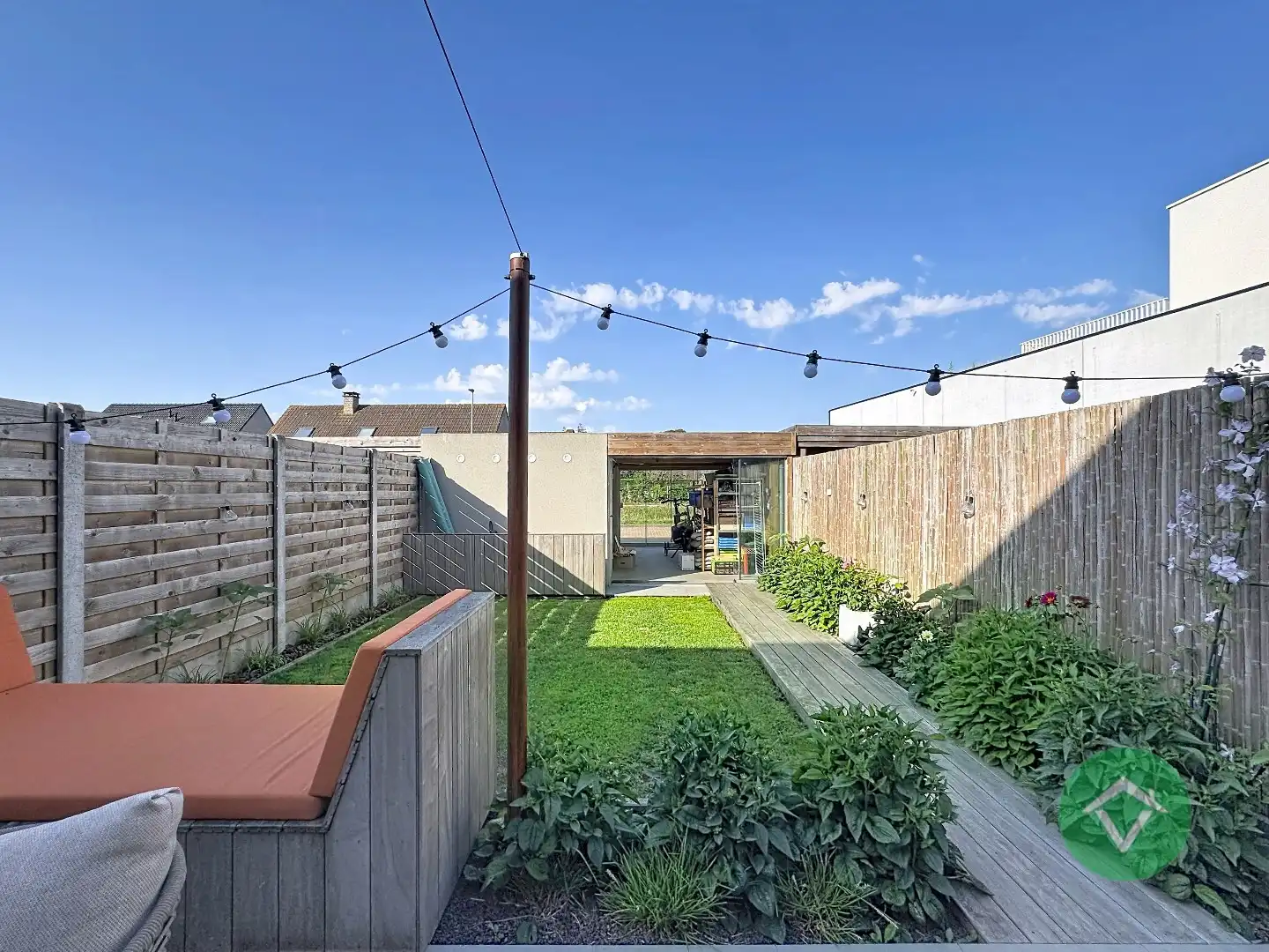 Recente gezinswoning (2019) met zonnige tuin en uitweg achteraan - instapklare topper. foto 33