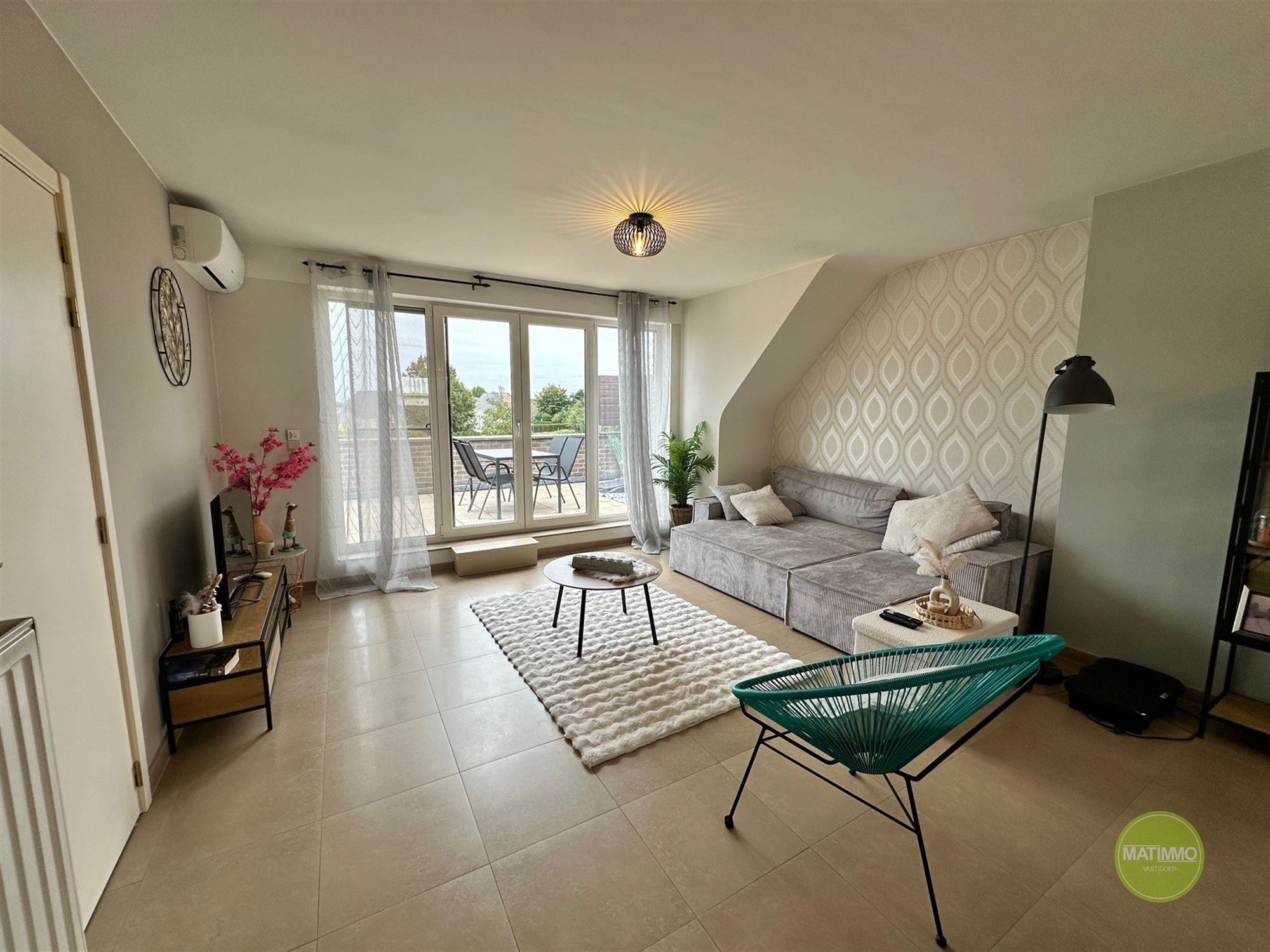 Ruim en licht 2-slaapkamerappartement met buitengewoon terras in het hart van Balen. foto 6