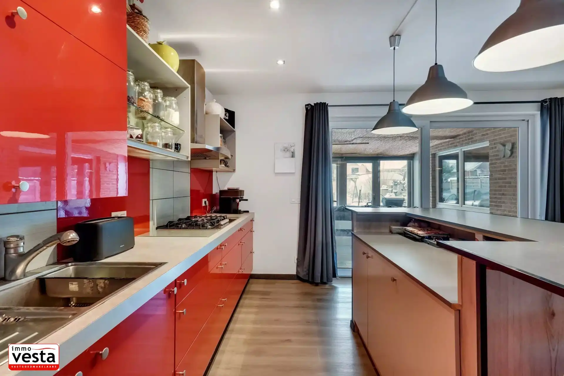 Ruime gezinswoning met 4 slaapkamers foto 8