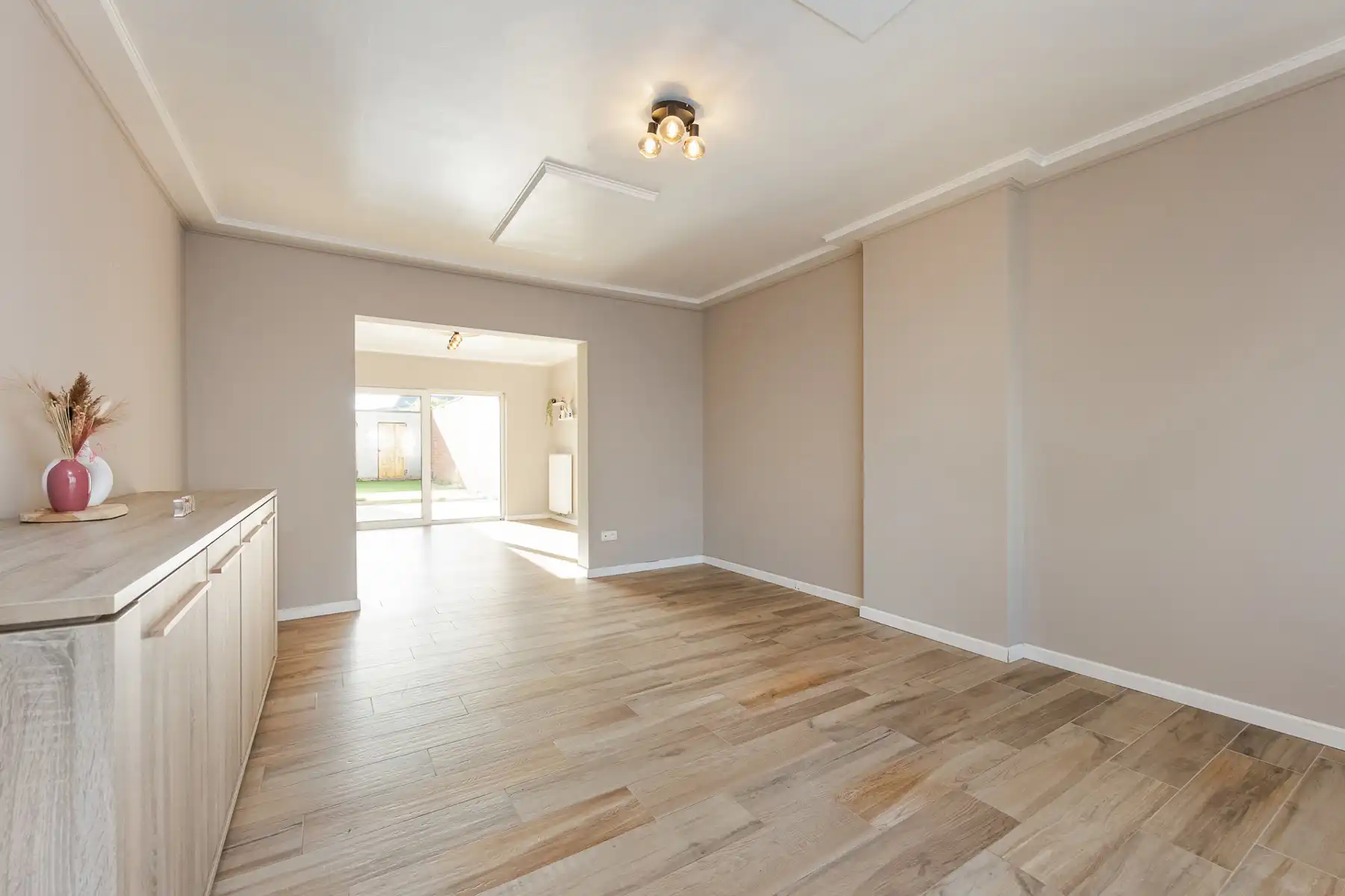 Recent gerenoveerde woning met 2 slpks nabij het centrum foto 4