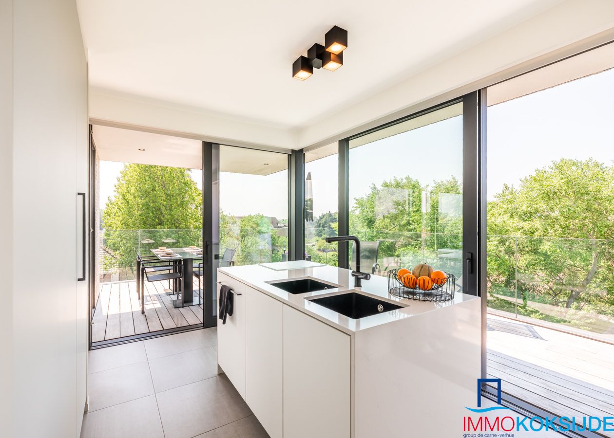 Exclusief penthouse met 2 slaapkamers en ruim terras in moderne residentie foto 13