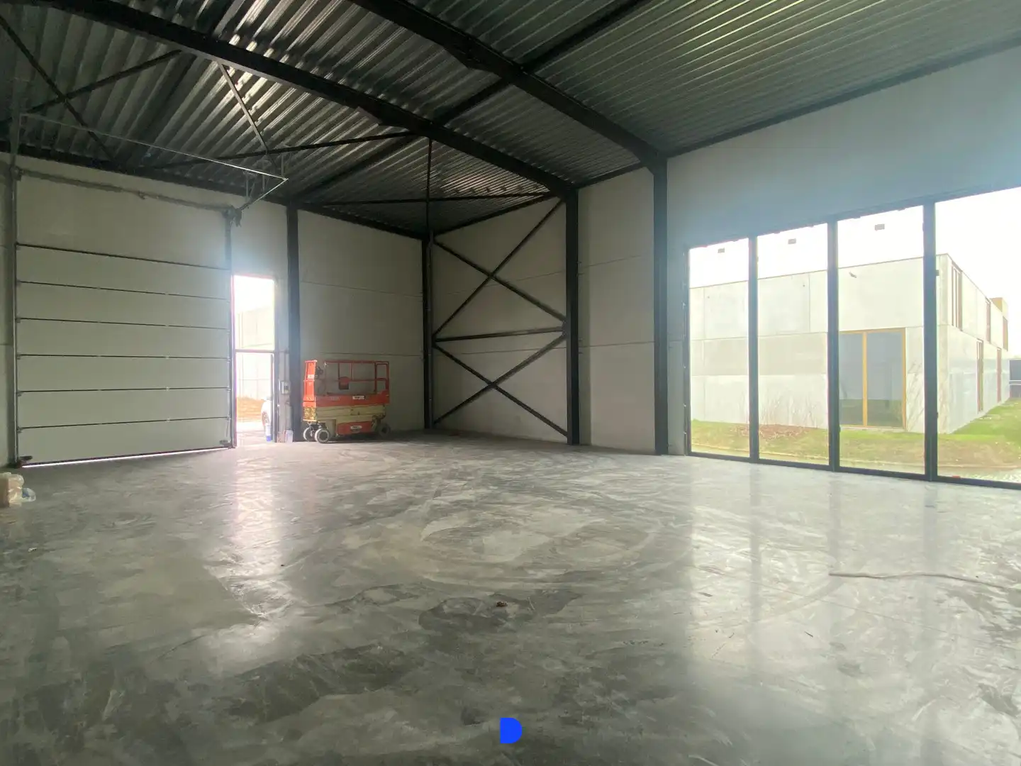 Nieuwbouw kmo-unit op toplocatie. foto {{pictureIndex}}