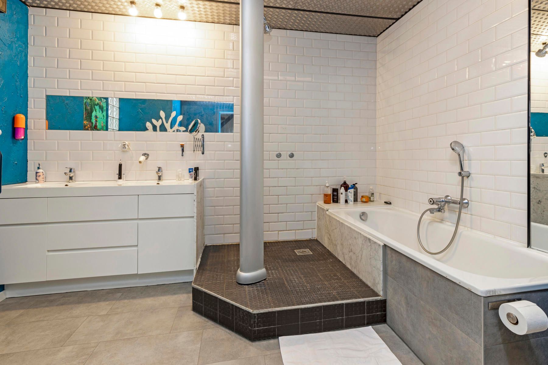 Prachtige woning met grote tuin foto 20