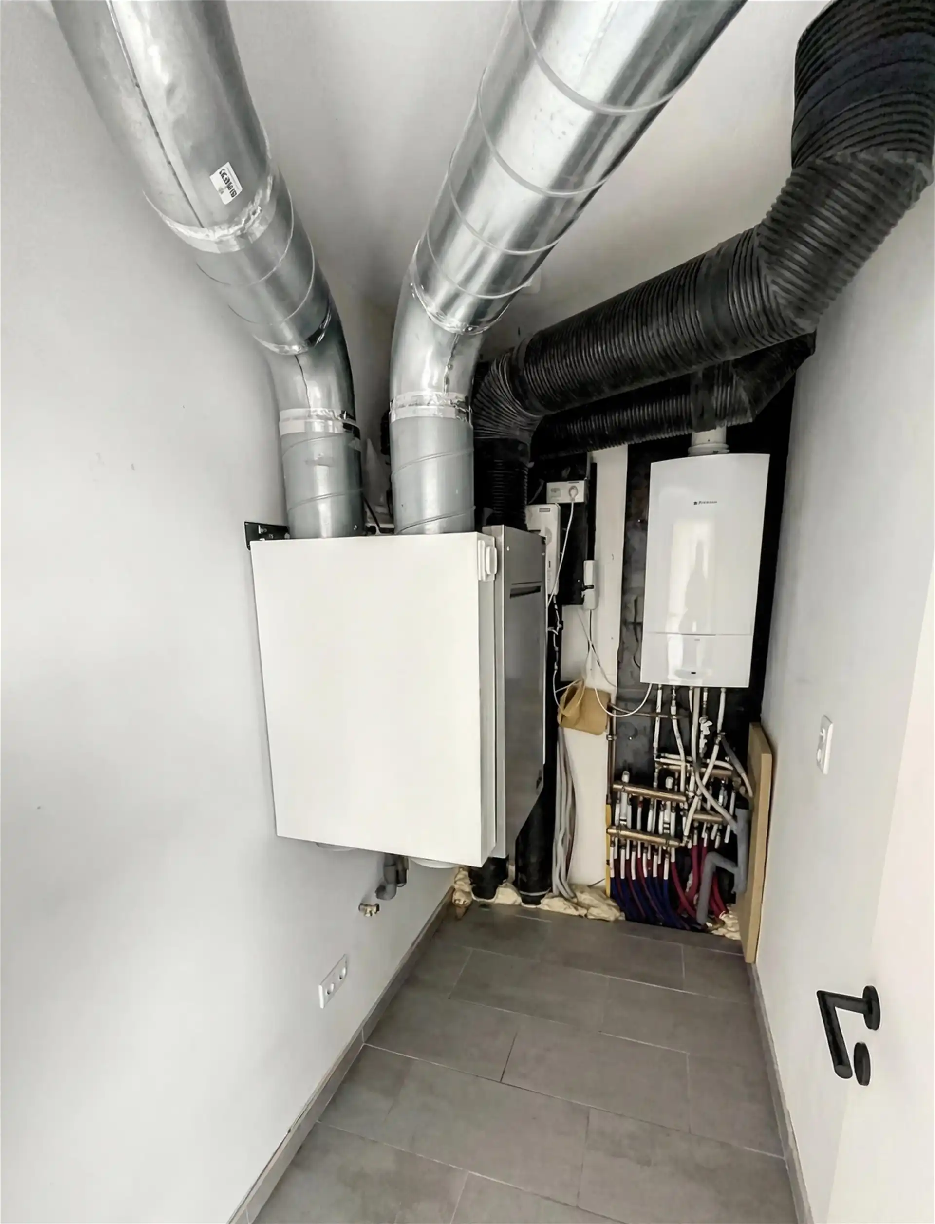 Prachtig loft-appartement te Nieuwerkerken foto 8