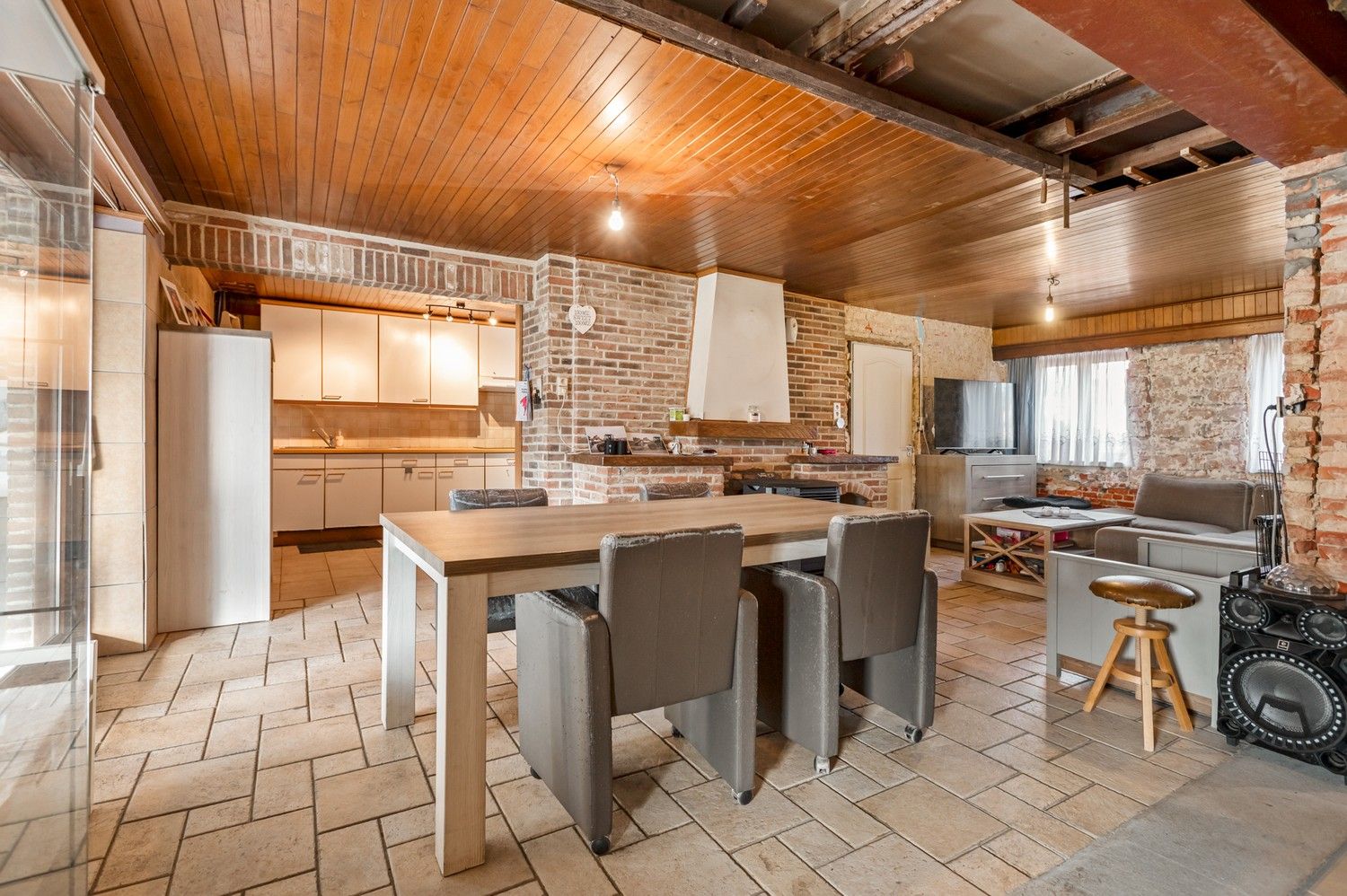 Verder af te werken woning met 4 slaapkamers te Malle! foto 3