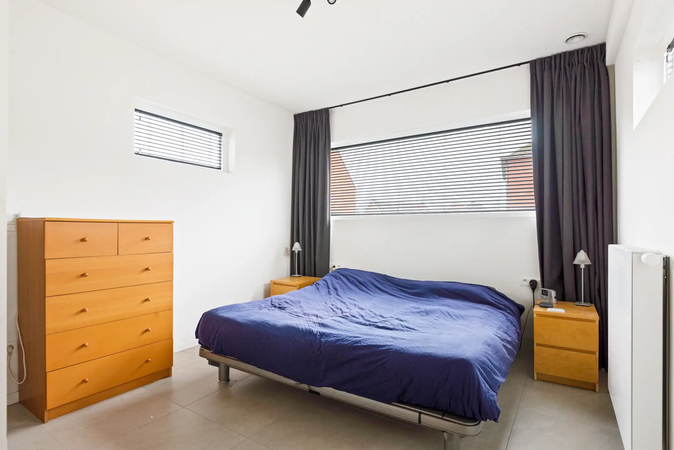 Moderne, instapklare Bungalow met 4 slpk. en 2 badk. en bijgebouw op 12 are 30 ca foto 19