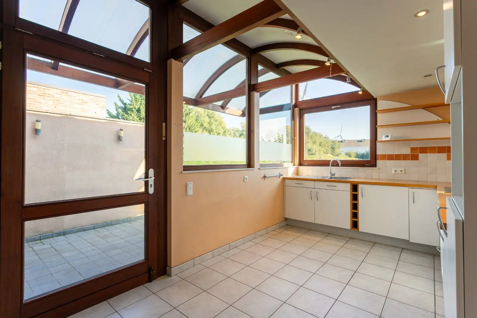 Karaktervolle architectenwoning (EPC B) met 3 slpks, garage en tuin te Lot foto 8