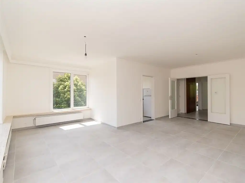Gerenoveerd appartement met terras foto {{pictureIndex}}