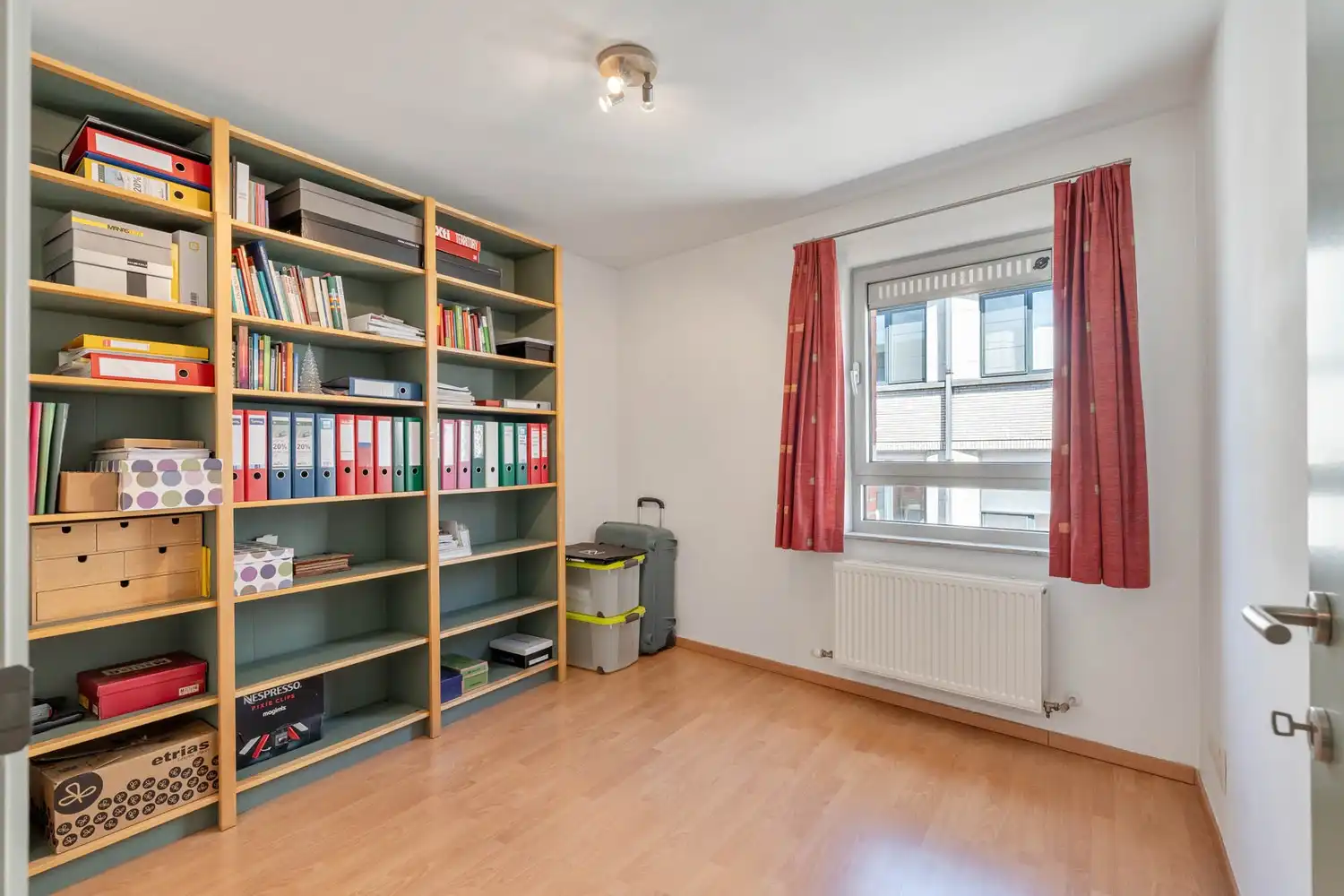 Ruim, lichtrijk en energiezuinig(A-label) appartement met 2 slaapkamers, een terras en de mogelijkheid tot aankoop van een autostaanplaats te centrum Leuven! foto 13