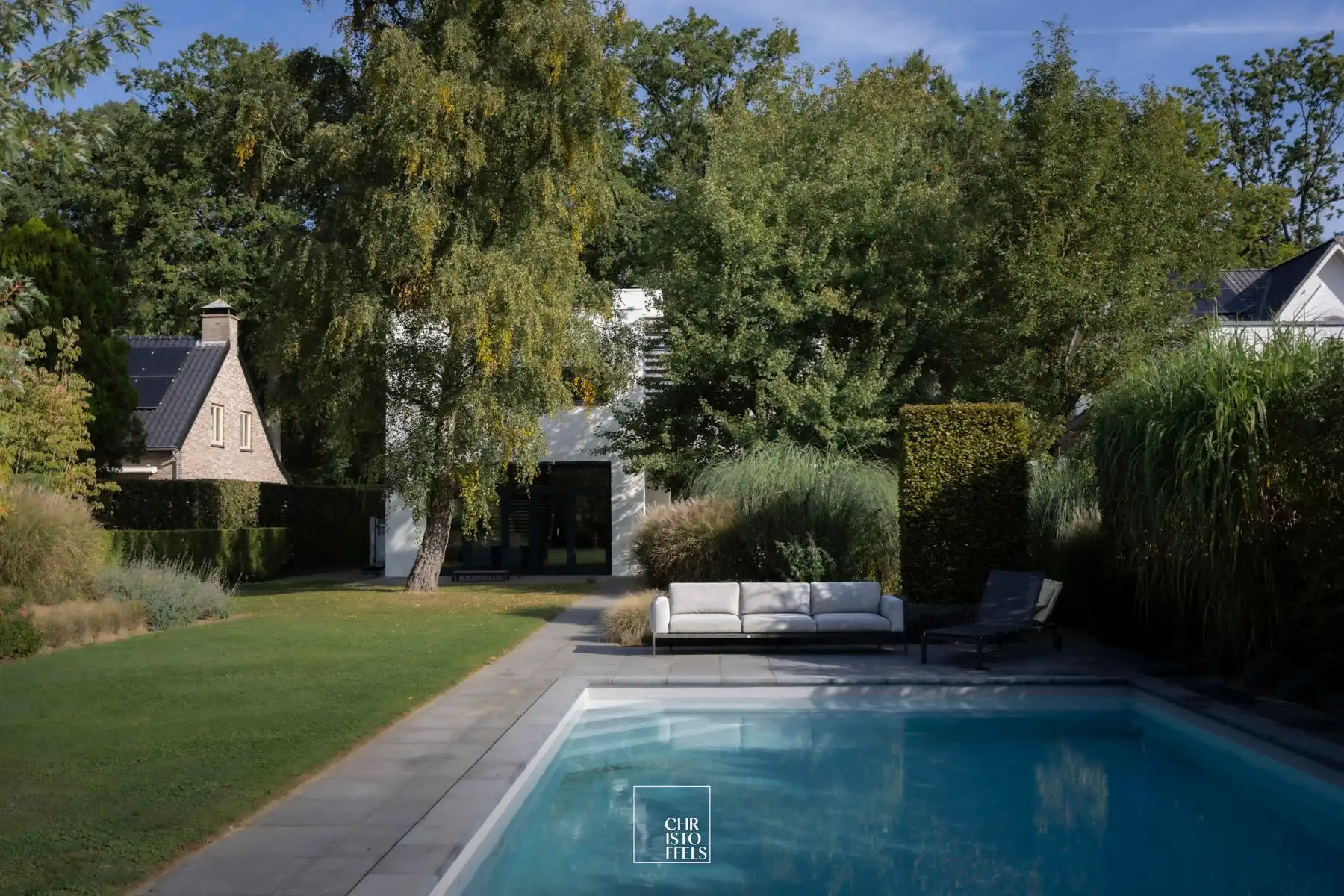 Architecturale villa  (488m²) met buitenzwembad op perceel van 1.281m²  foto 23