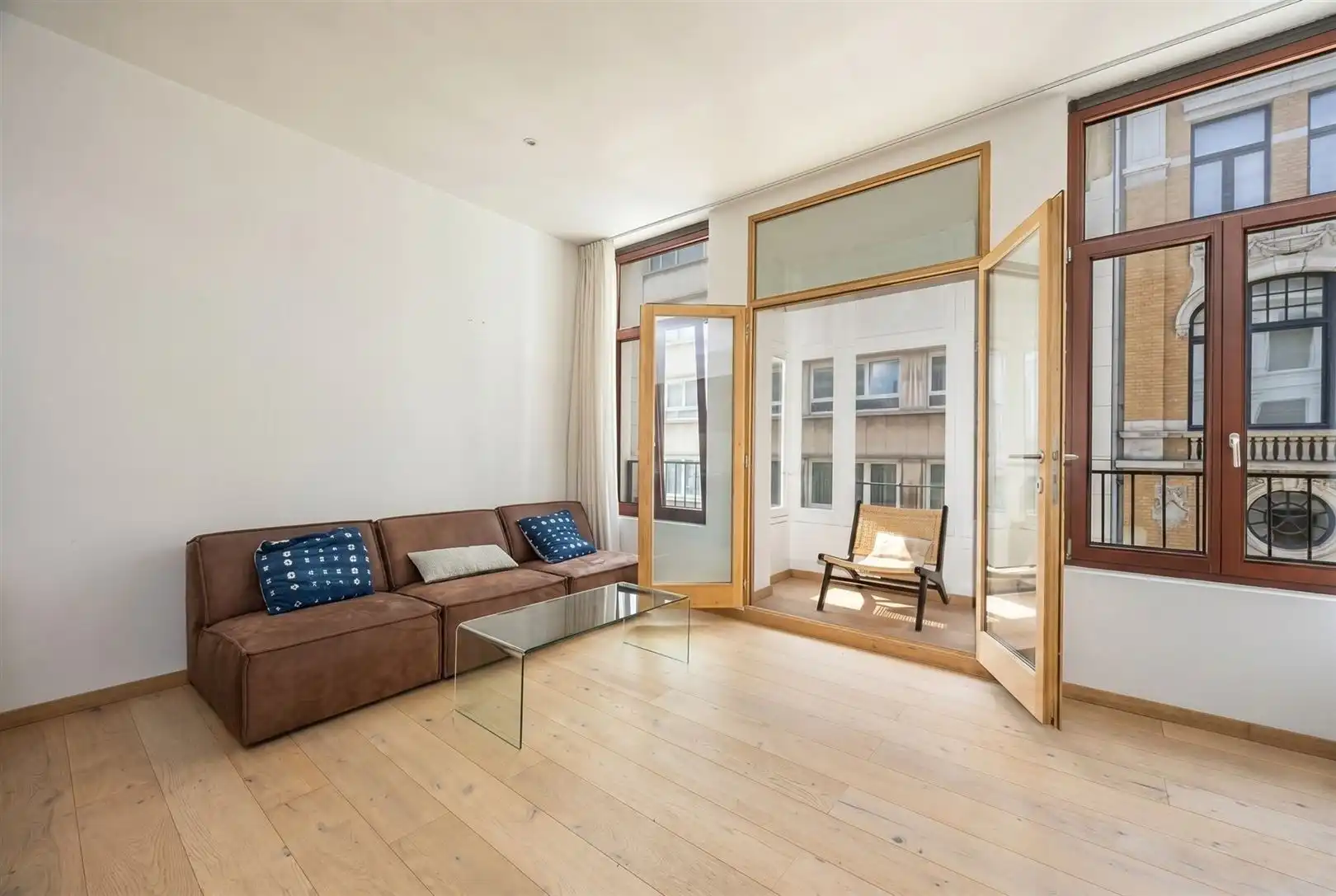 Bemeubeld of leeg appartement op top locatie met warmtepomp en airco foto 6