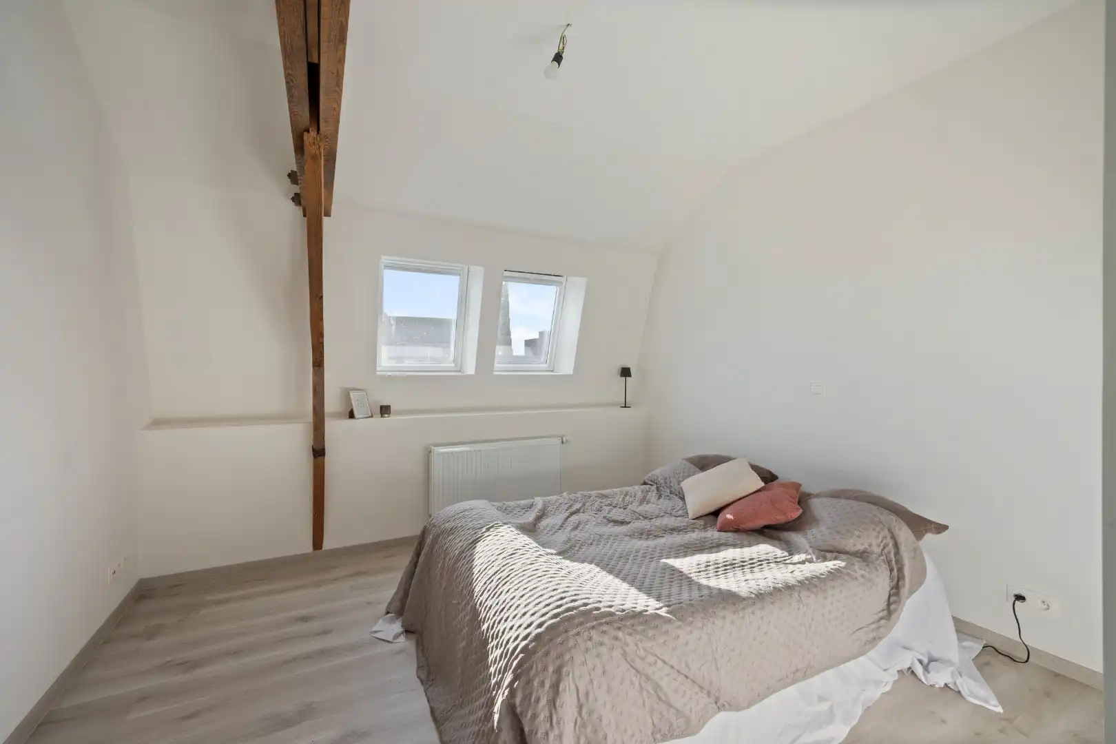 GERENOVEERDE WONING MET 3 SLPKS EN TUIN foto 21