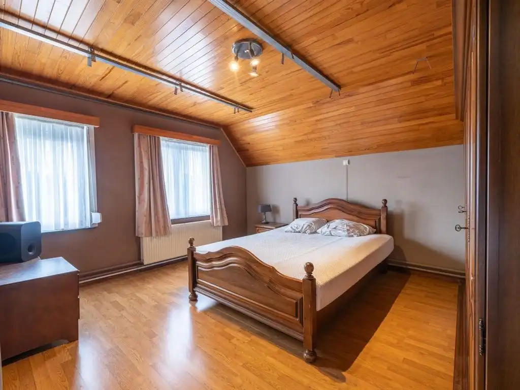 Verzorgde vrijstaande woning, grotendeels gerenoveerd foto 34