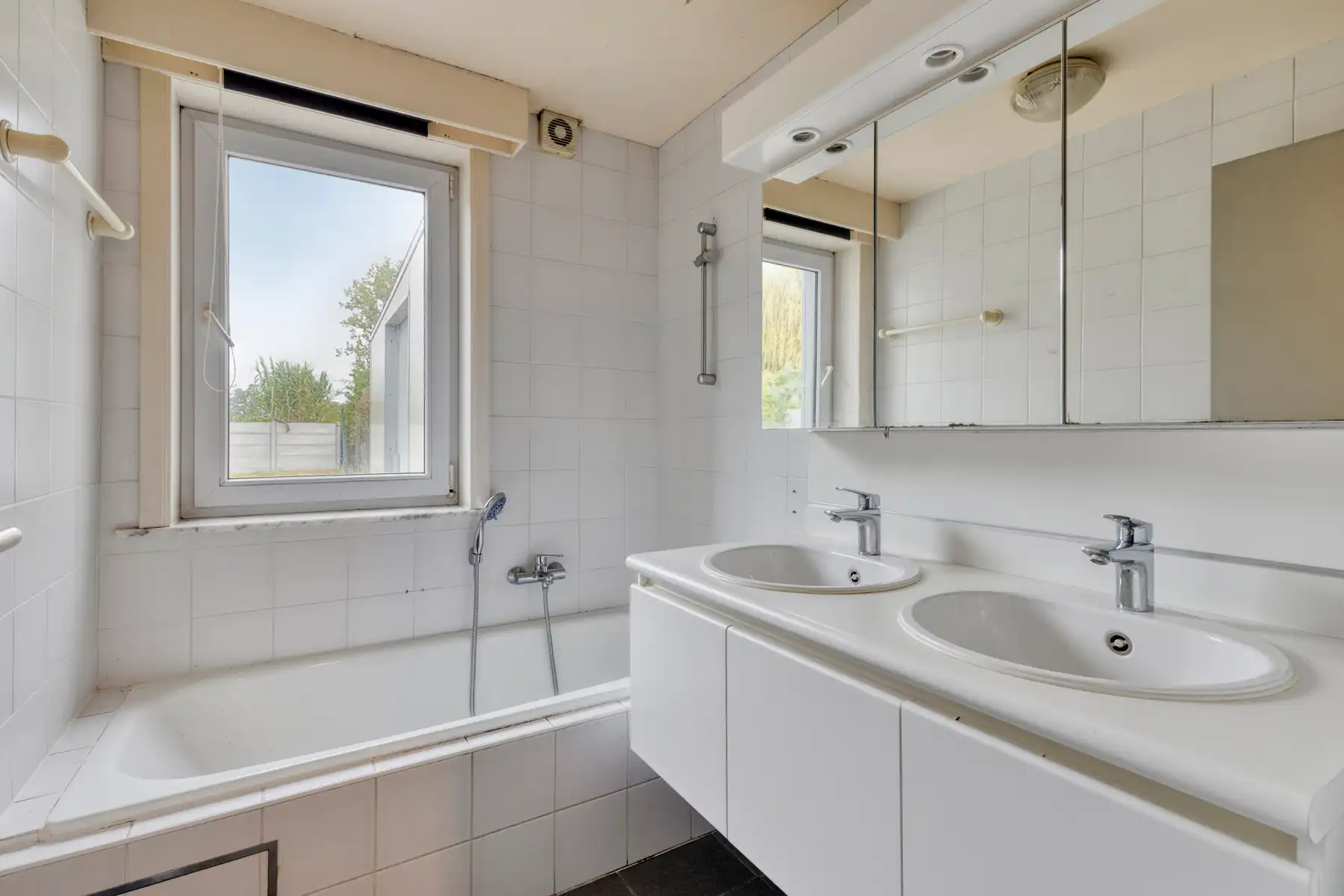 Gelijkvloers appartement met 2 slaapkamers,  tuin en terras  foto 10