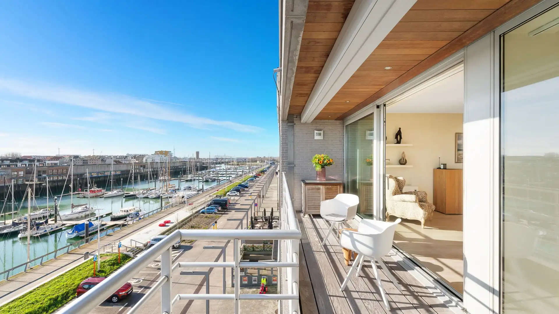 Modern en ruim appartement met zicht over de jachthaven foto 12