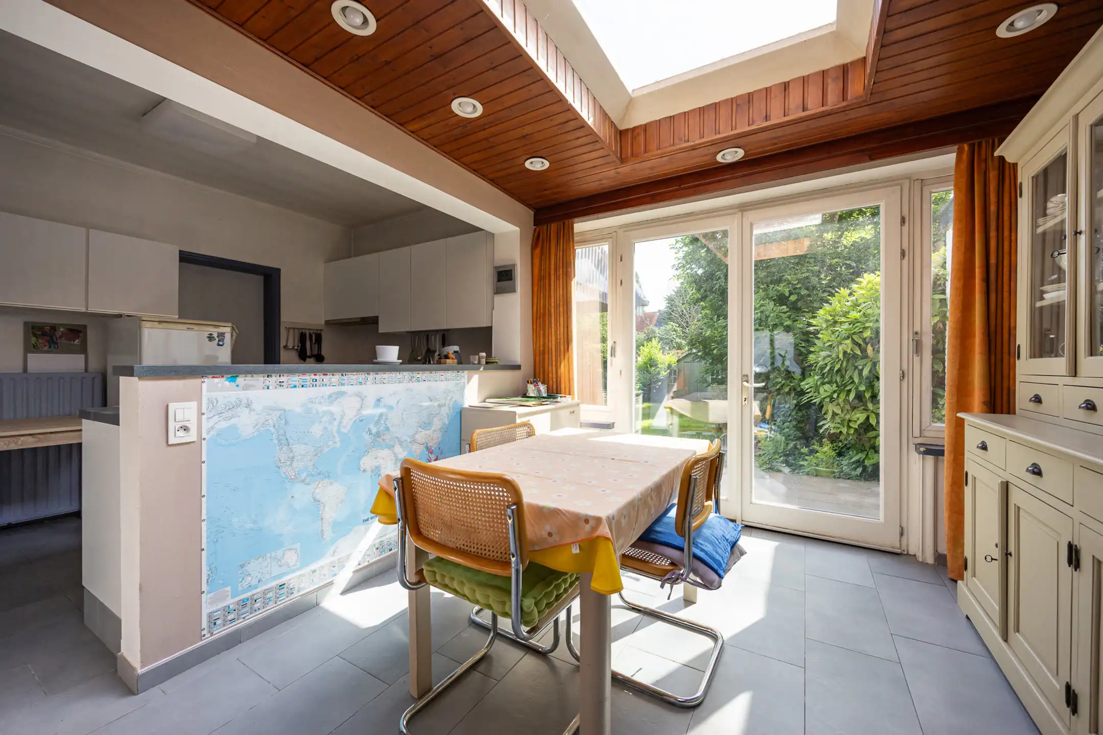 Te renoveren 6slpk-woning met tuin en garage te Turnhout. foto 8