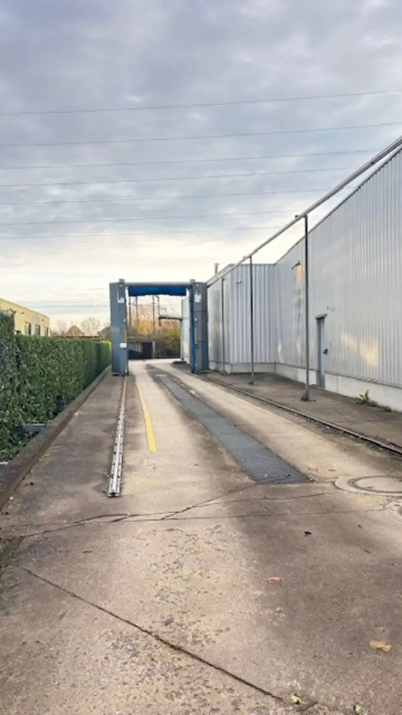 Commerciële ruimte te huur foto 3